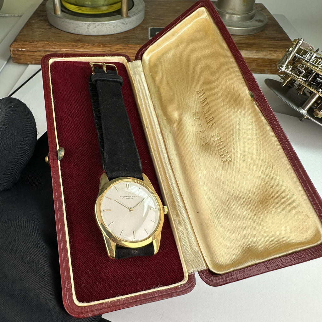 1950’S Audemars Piguet Calatrava Boy Size 32mm Screw back 18k Gold