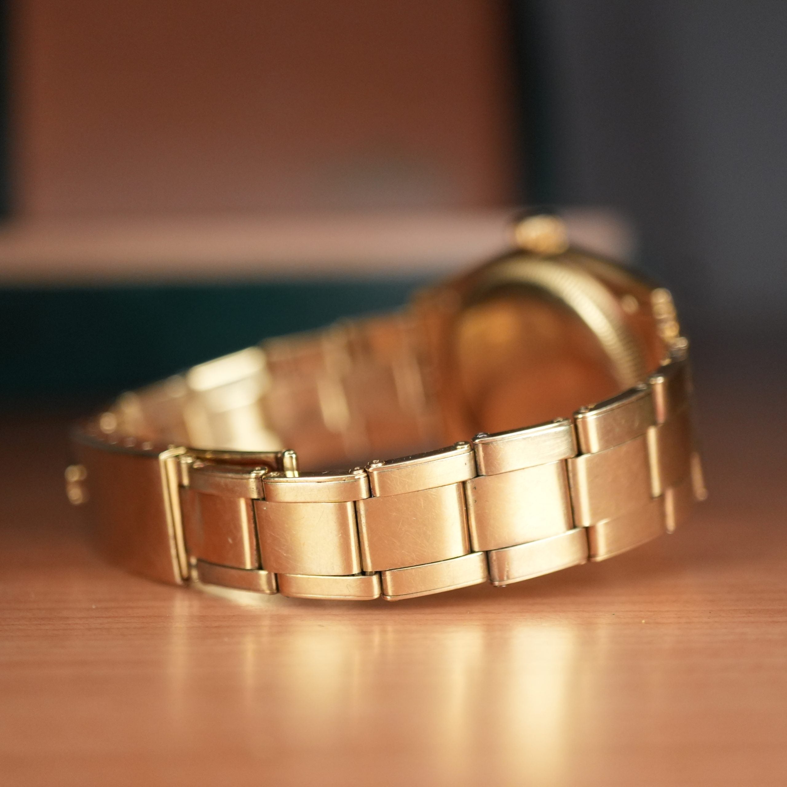 1952 Rolex Oyster Perpetual 6085 Red Officially Certified 18k Yellow Gold Expandable Bracelet