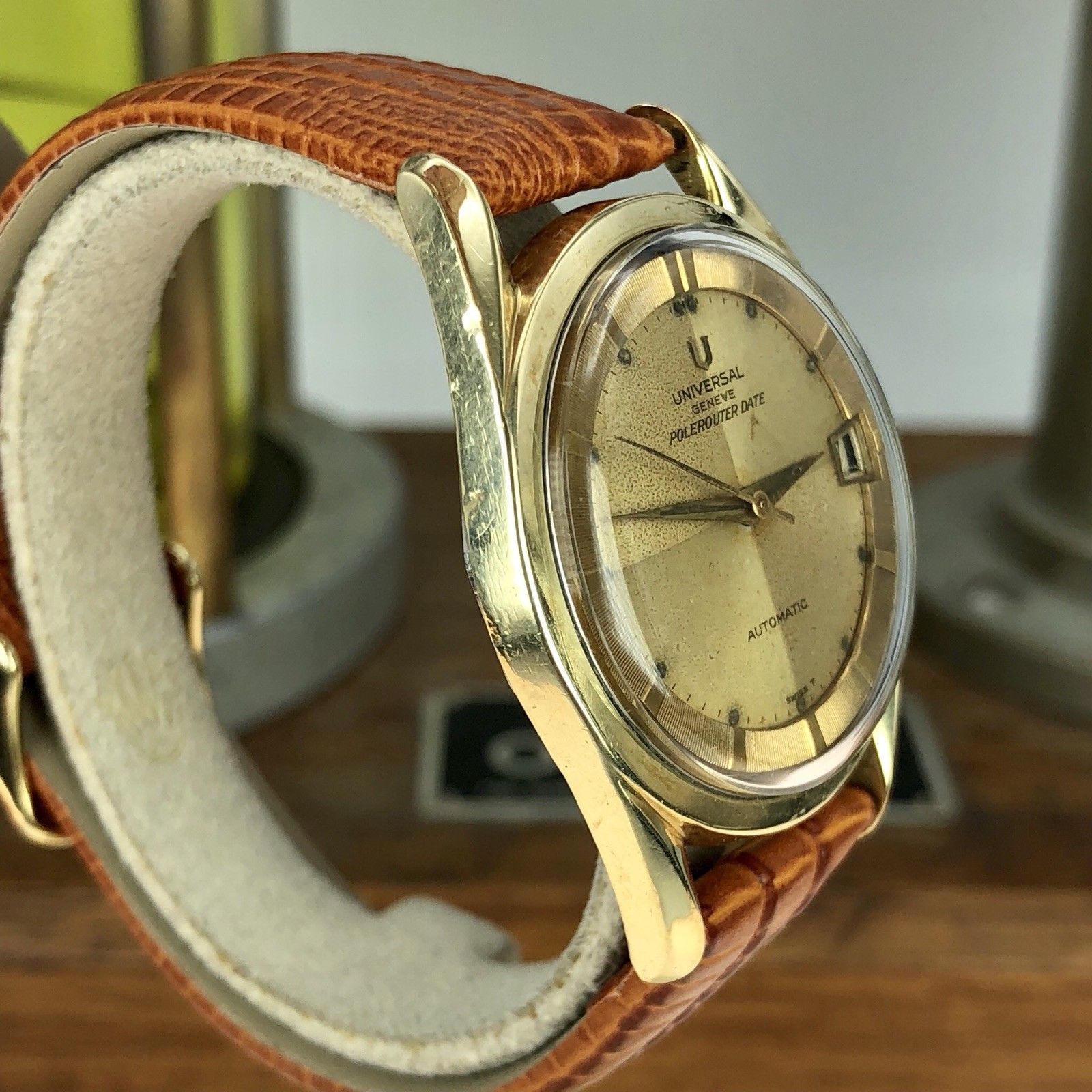 1960’s Vintage Universal Geneve Polerouter Date Automatic Cal. 69