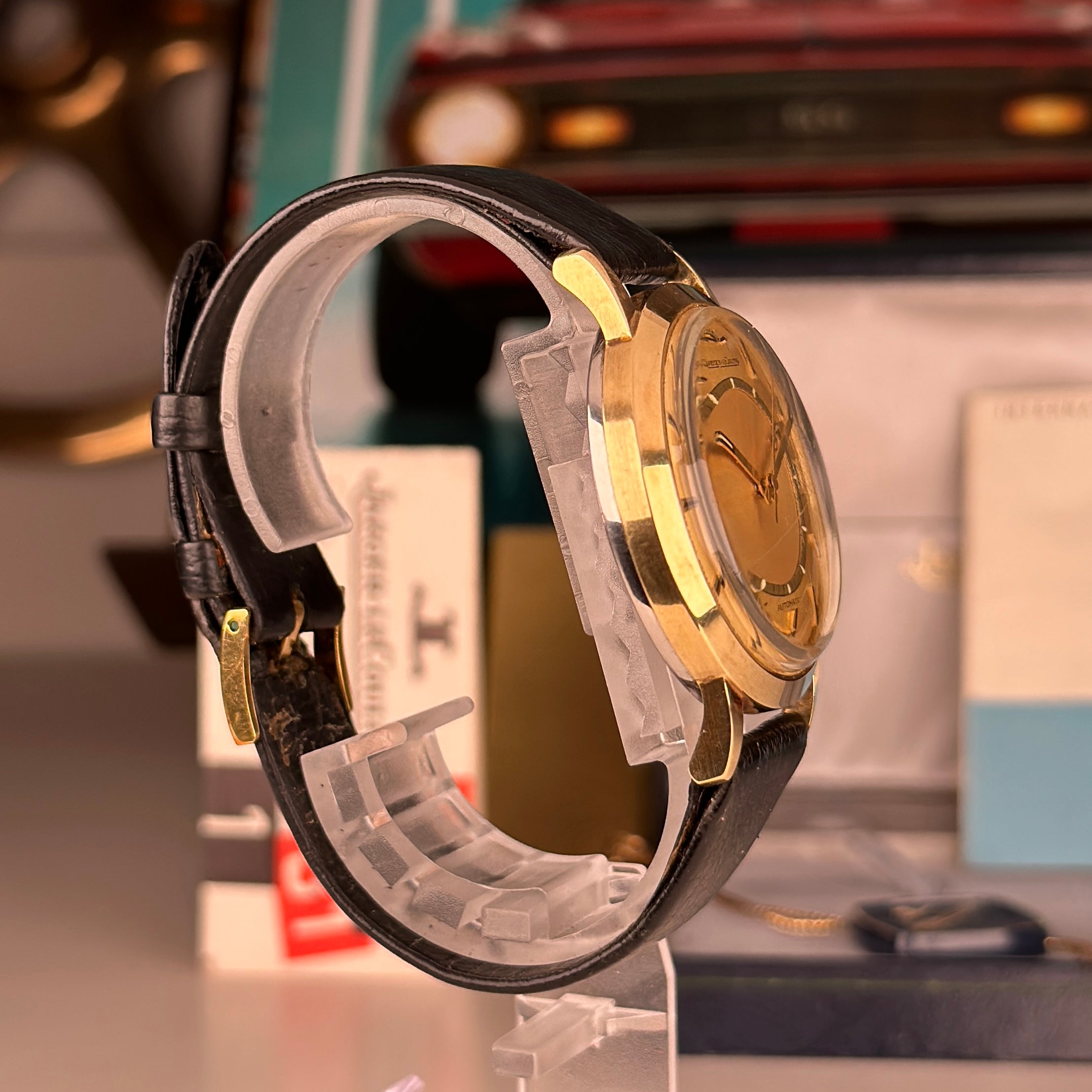 1968 Rare Jaeger LeCoulre 855 Automatic Memovox Alarm Jumbo 18k Solid Gold with Box and papers