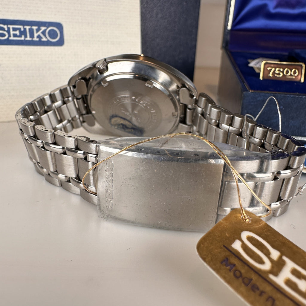 1971 NOS Vintage Seiko 6106 8237 Day-Date Automatic 39mm Blue Dial