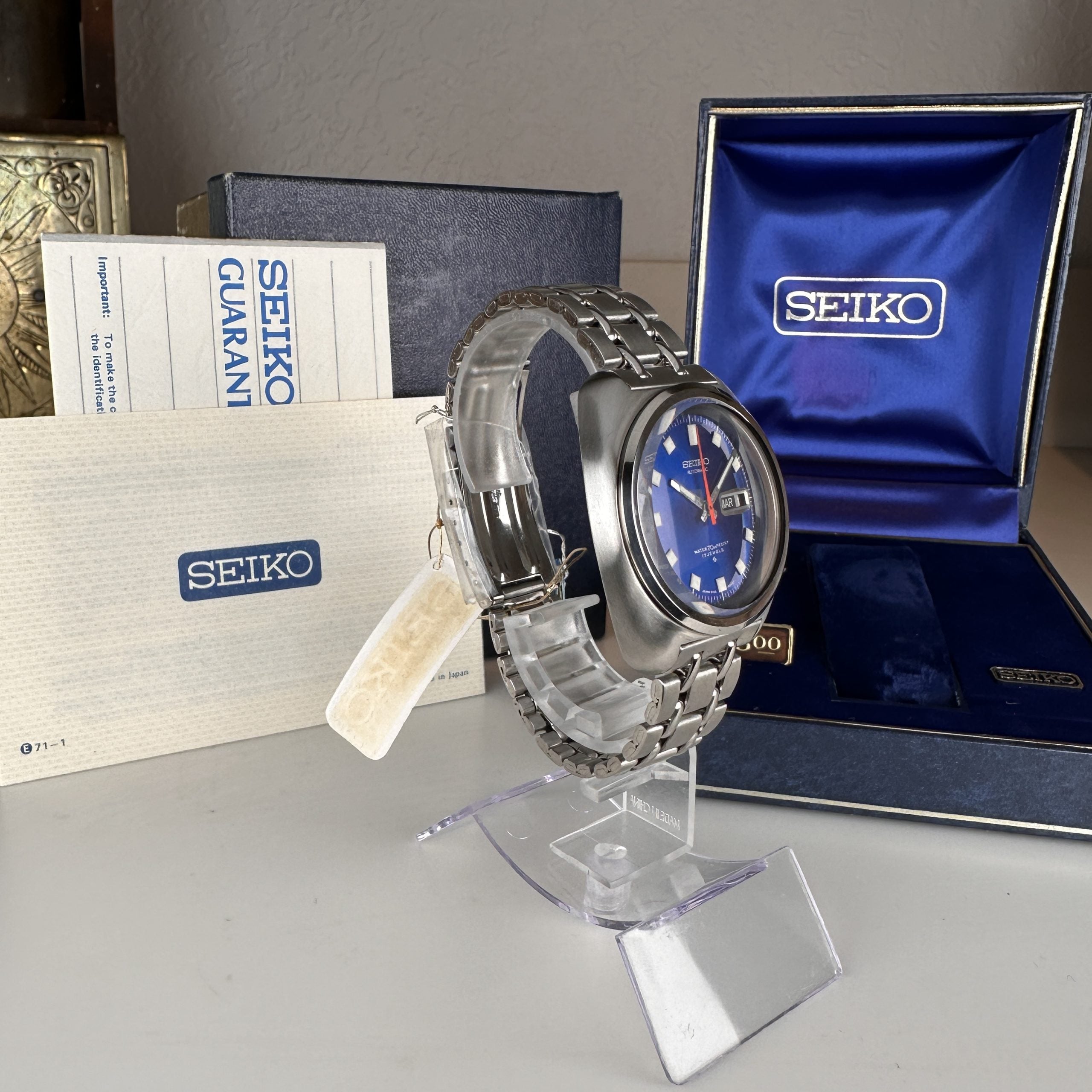 1971 NOS Vintage Seiko 6106 8237 Day-Date Automatic 39mm Blue Dial