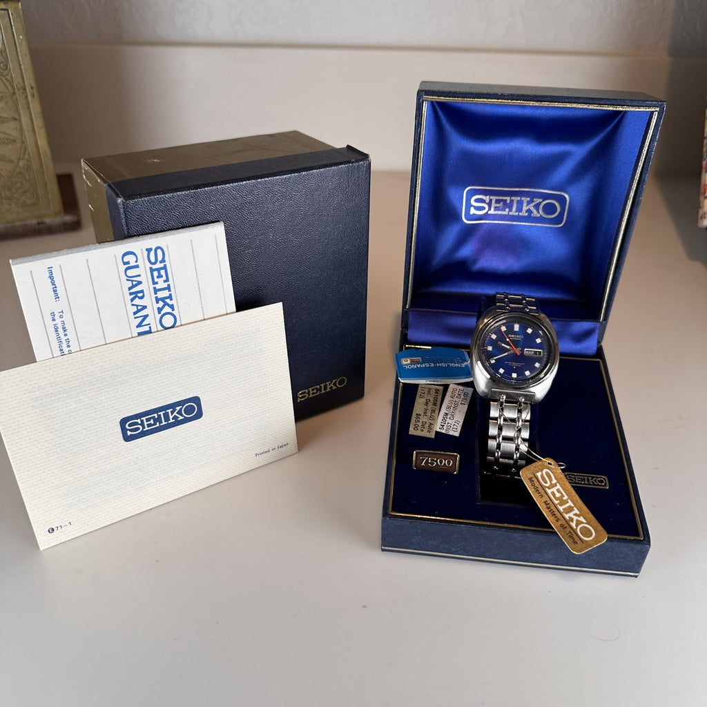 1971 NOS Vintage Seiko 6106 8237 Day-Date Automatic 39mm Blue Dial