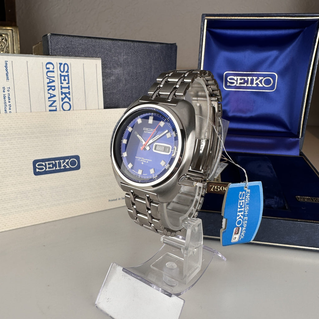 1971 NOS Vintage Seiko 6106 8237 Day-Date Automatic 39mm Blue Dial