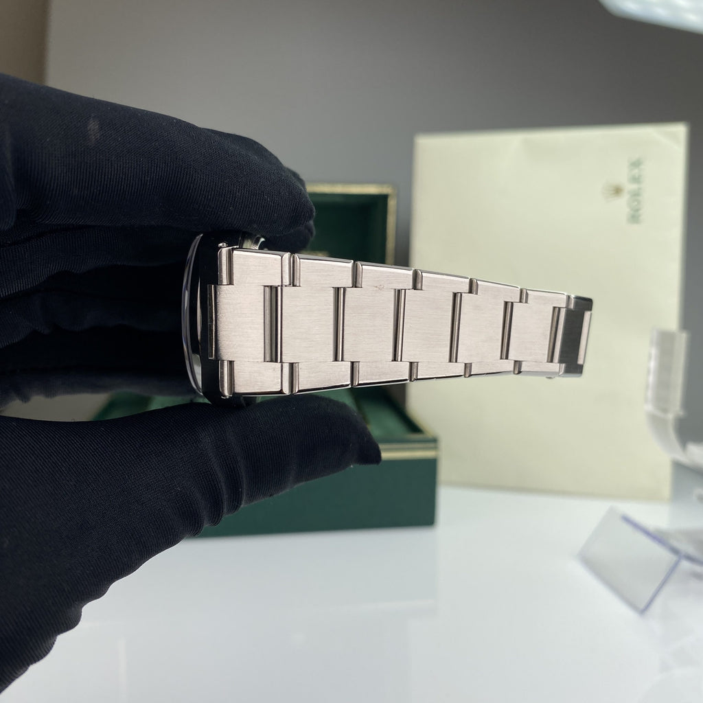 1977 Rolex Datejust Oysterquartz 17000 MK1 Silver dial with Box and Service papers