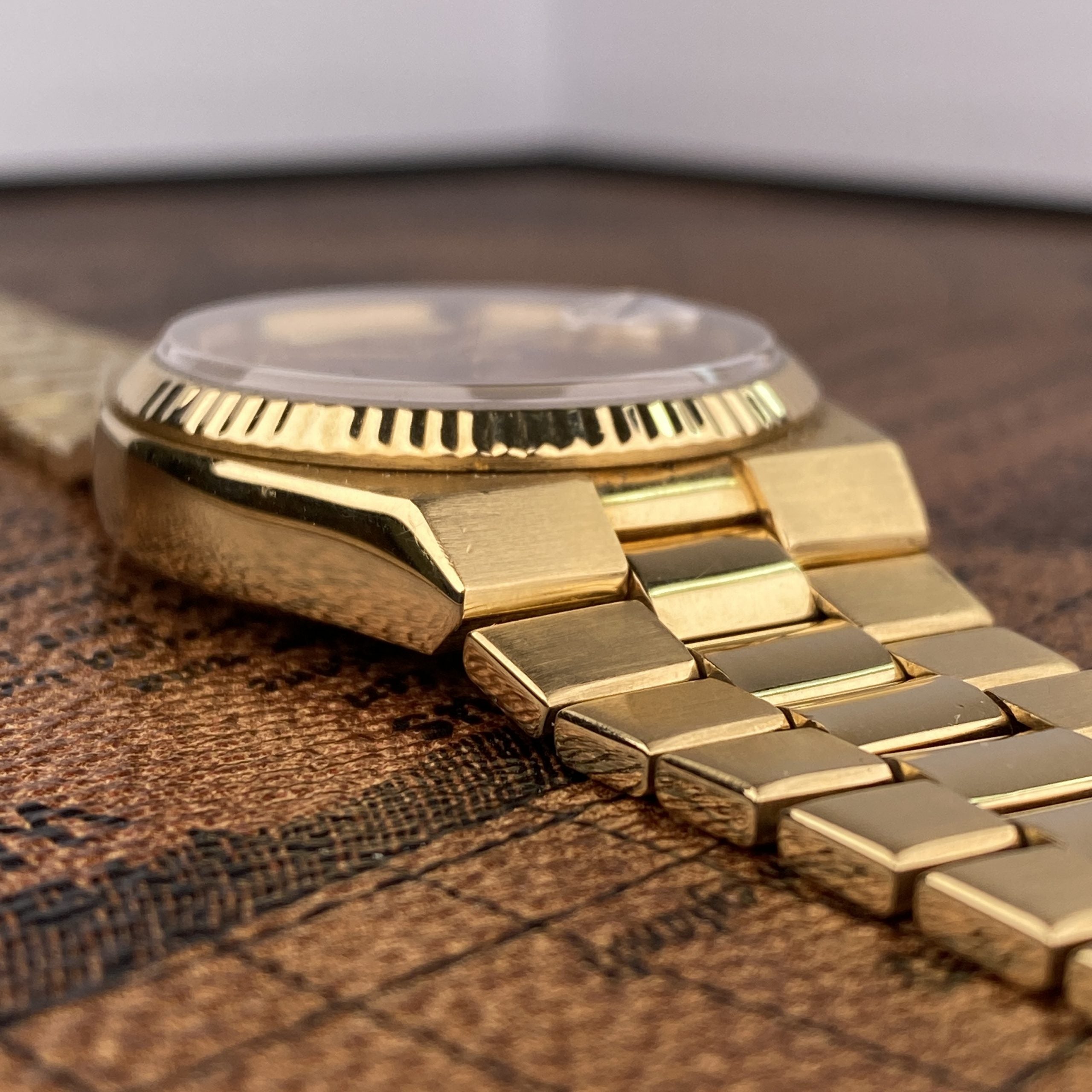 1980 Rolex Day-Date Oysterquartz 19018 Yellow Gold with Wood Dial