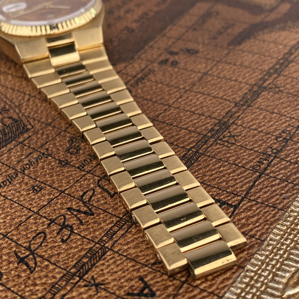 1980 Rolex Day-Date Oysterquartz 19018 Yellow Gold with Wood Dial