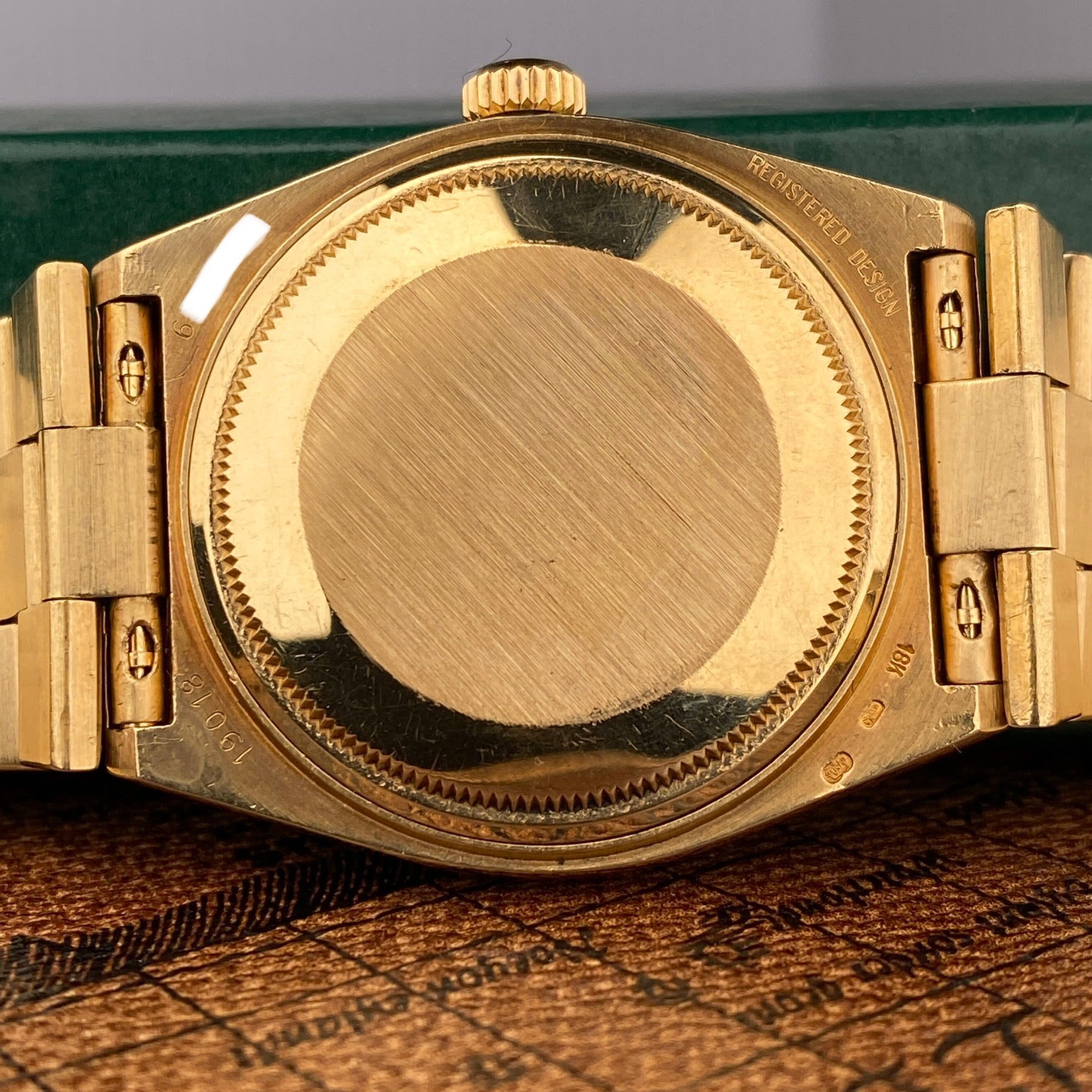 1980 Rolex Day-Date Oysterquartz 19018 Yellow Gold with Wood Dial