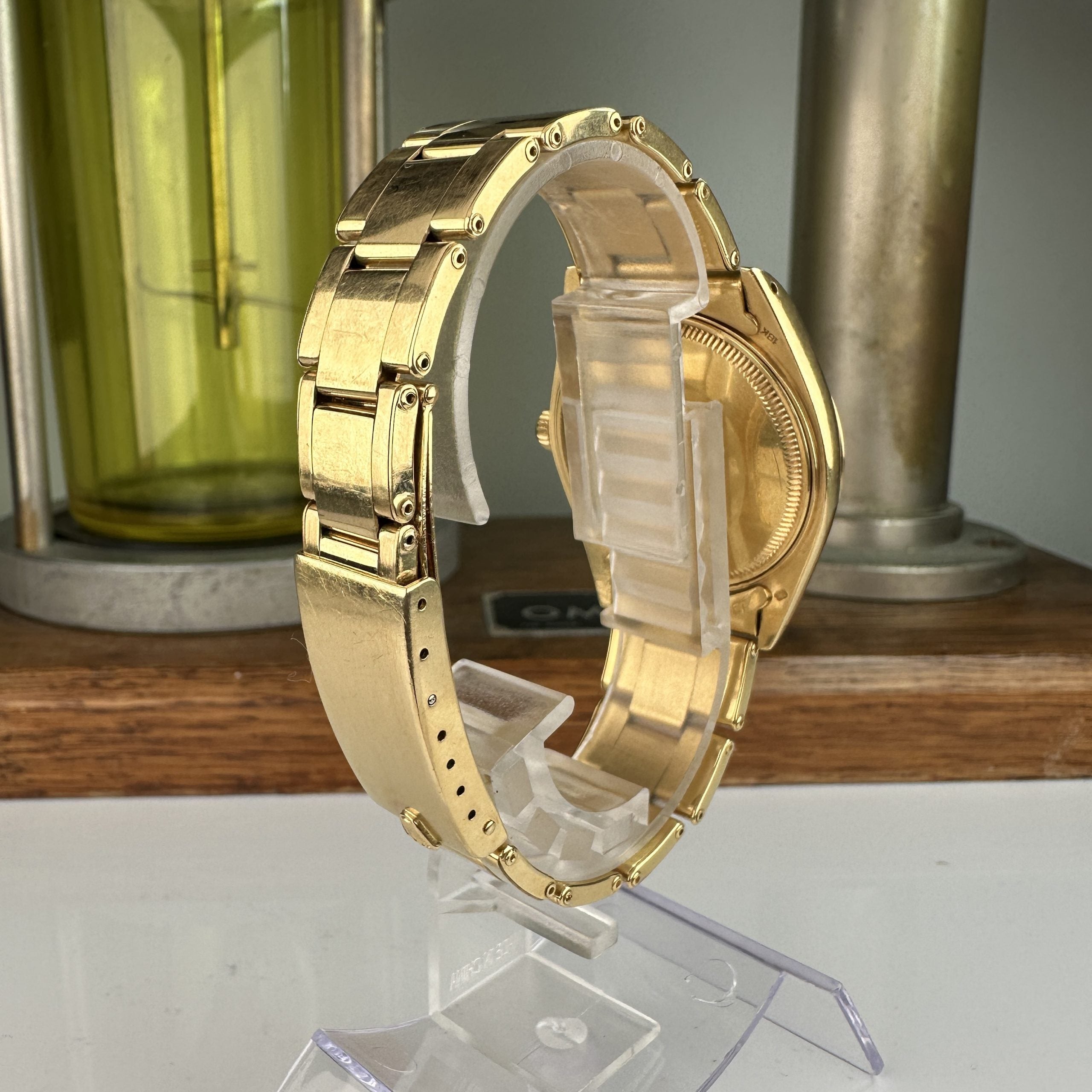 1980 Rolex Oyster Perpetual Date 1500 18k Solid Gold with Original Oyster Bracelet