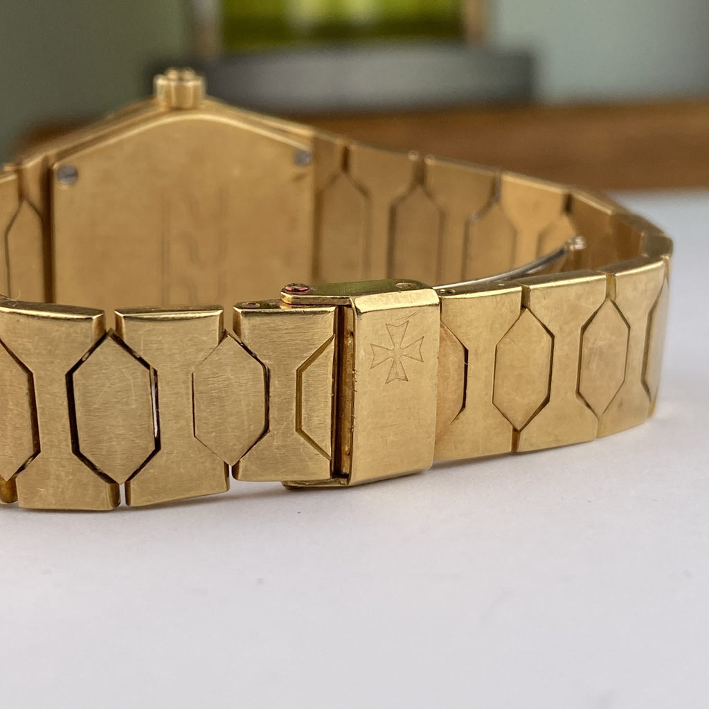 1980’s Vacheron Constantin 222 Ref. 60001 18k Gold Ladies watch.
