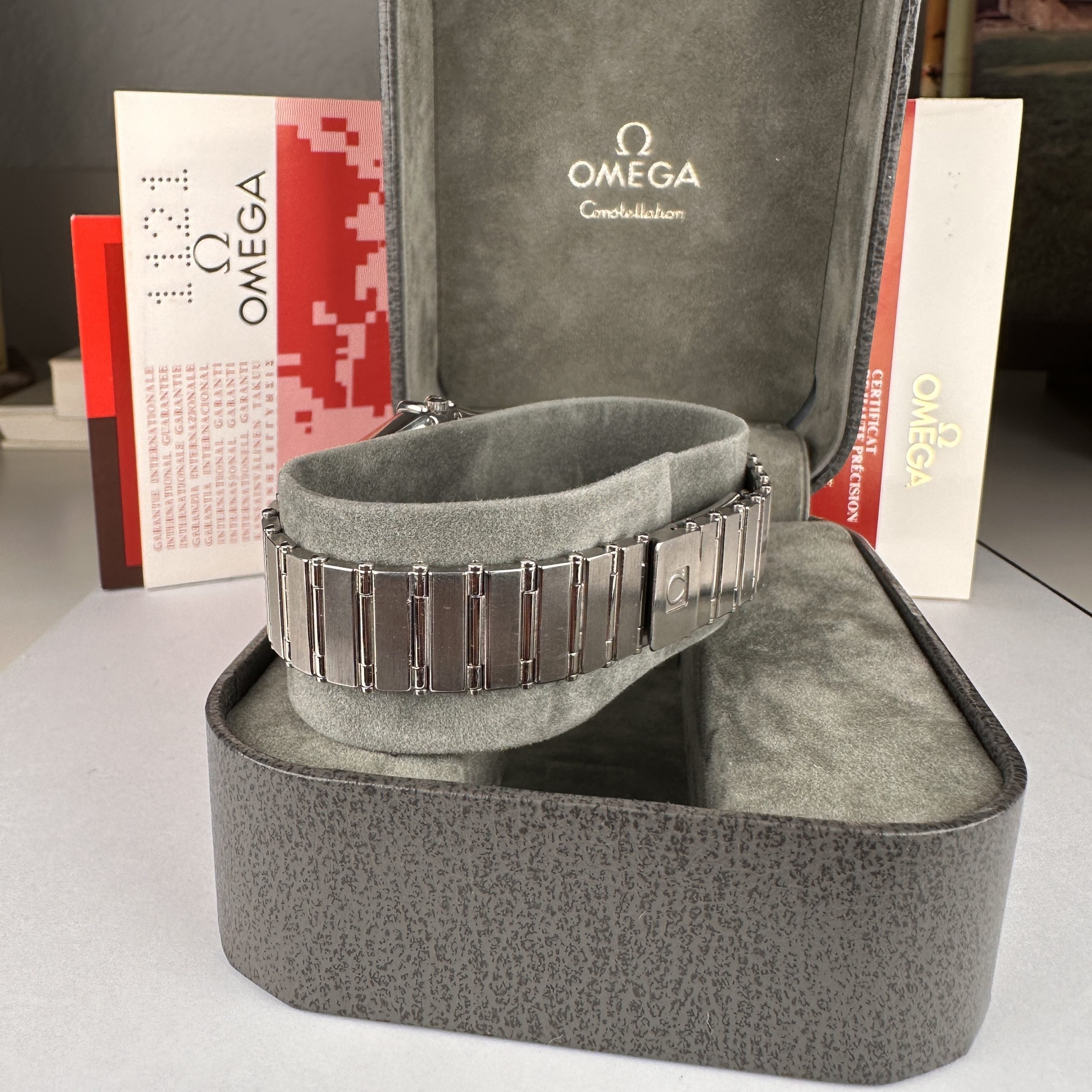 1984 NOS Omega Constellation Ladies Stainless Steel Ref. 798.0003 Box and papers