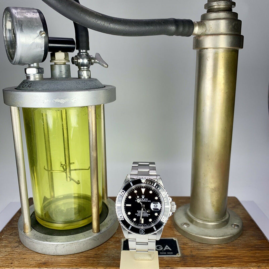 1990 Vintage Rolex 16610 Submariner Date Unpolished with box