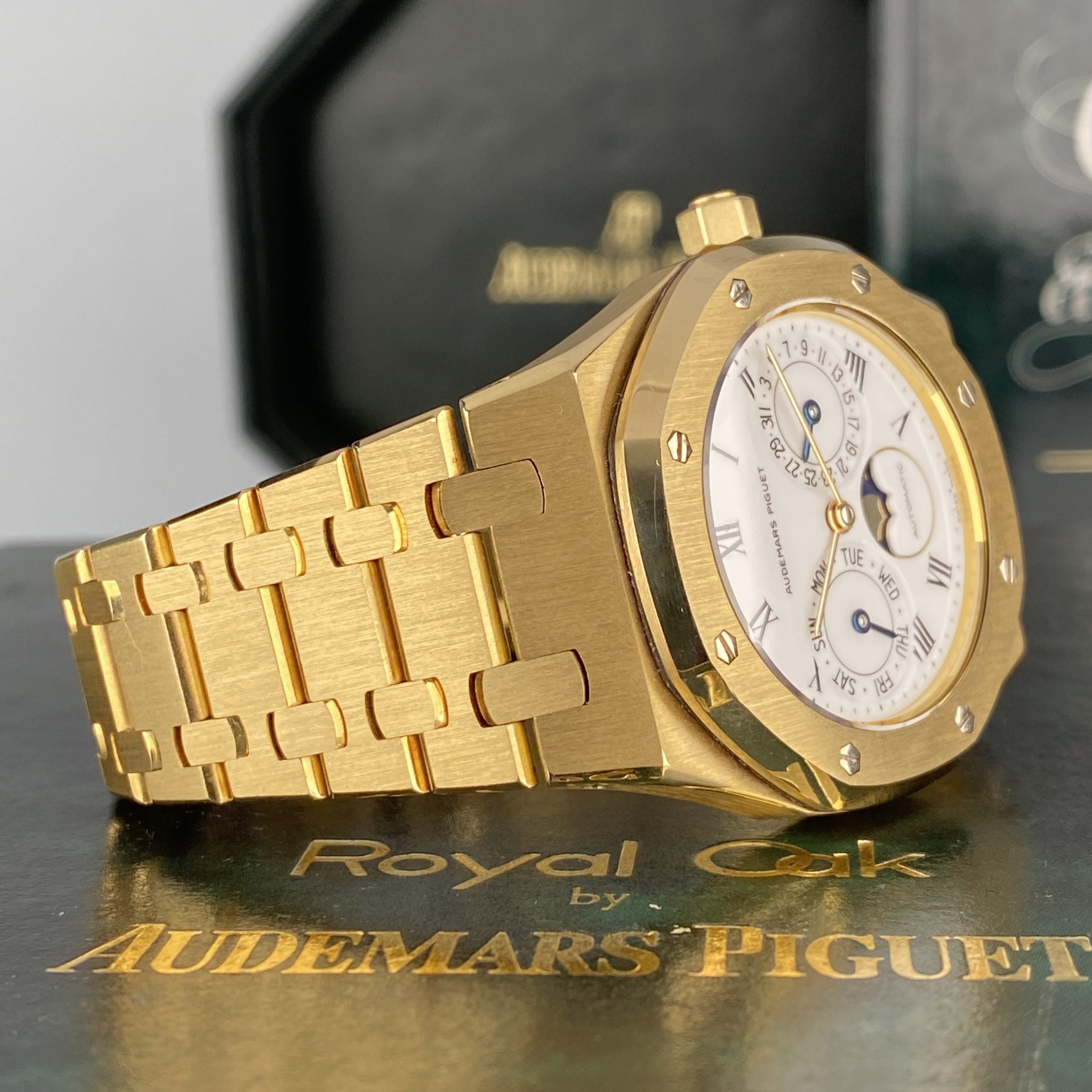 1993 Audemars Piguet Royal Oak 25594BA Day-Date Moonphase Yellow Gold Rare White Porcelain Roman Dial Complete Set
