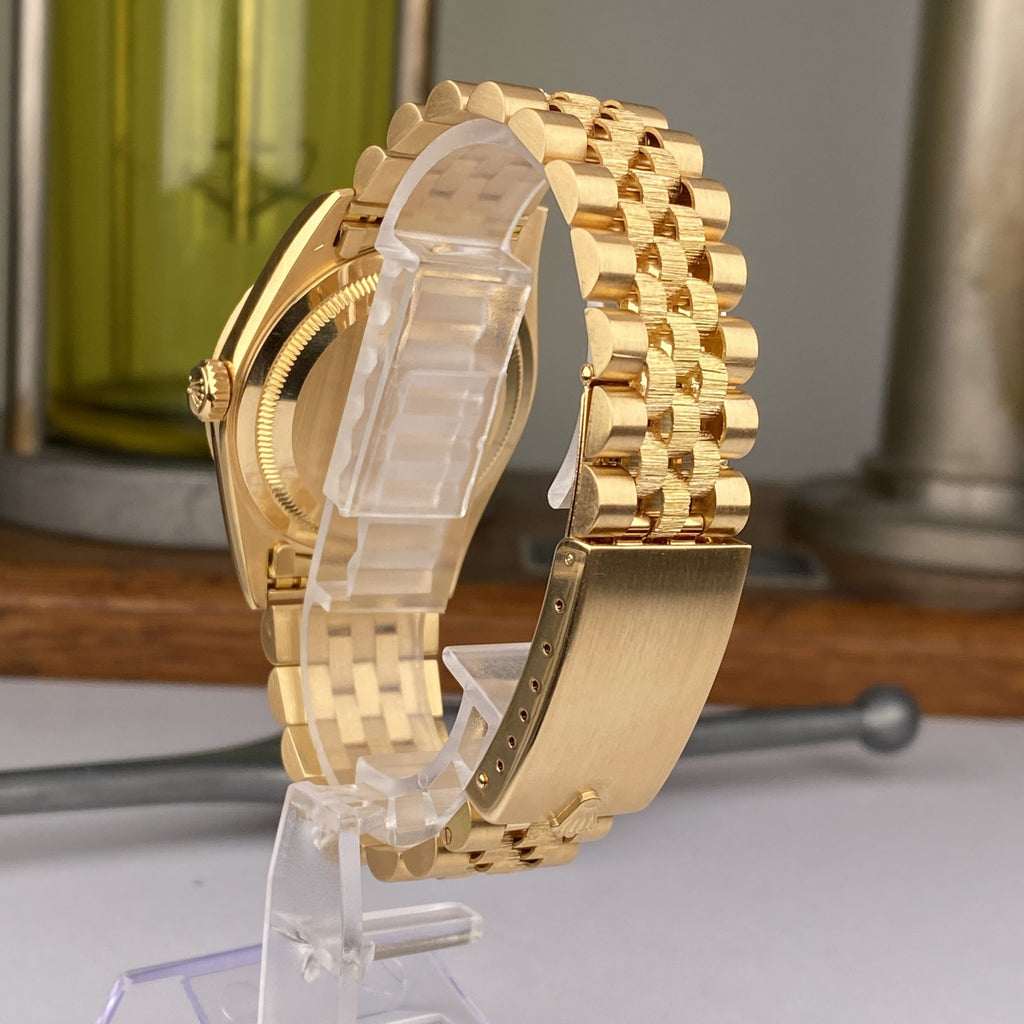 1993 Rolex Datejust 16248 Bark Finish 18k gold Black Dial Unpolished in Mint Condition