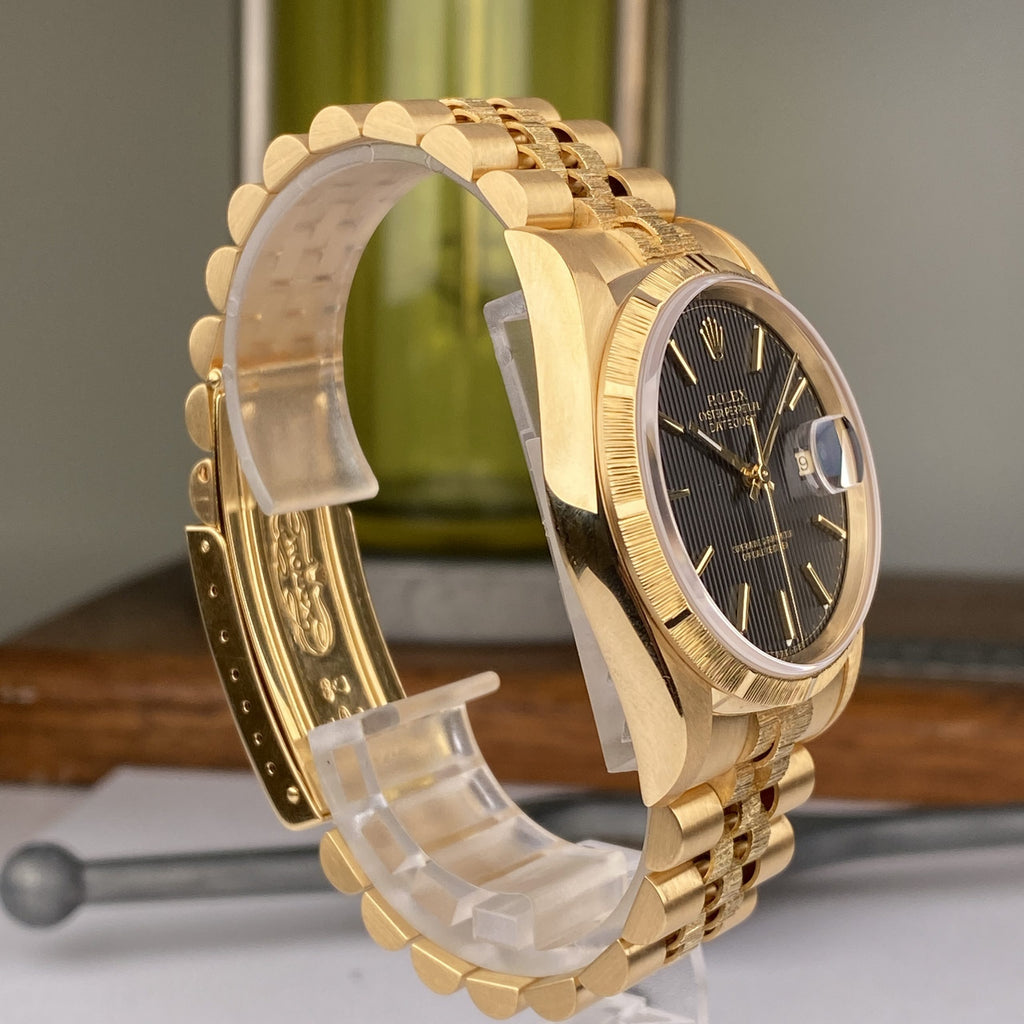 1993 Rolex Datejust 16248 Bark Finish 18k gold Black Dial Unpolished in Mint Condition