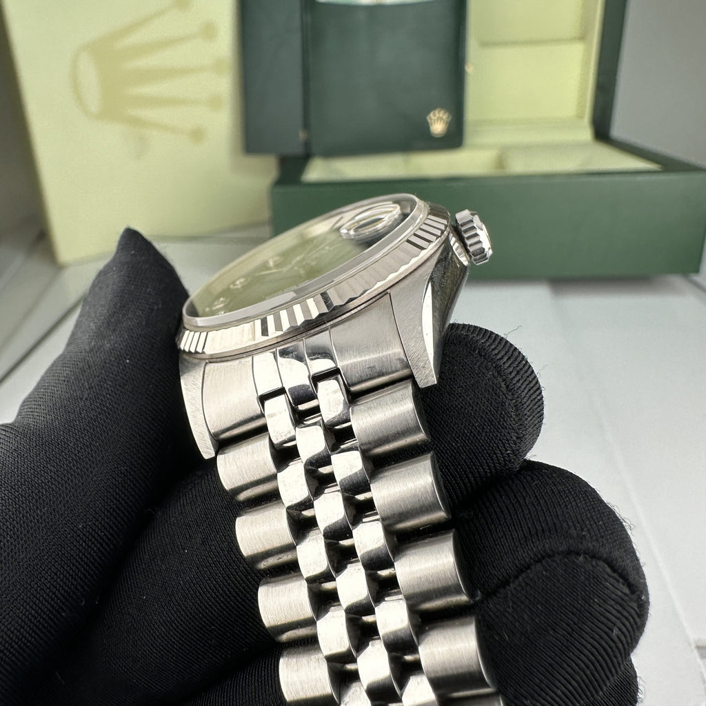 1995 Rolex Datejust 16234 Steel & Gold Jubilee Unpolished Factory Blue Diamond Dial box & papers