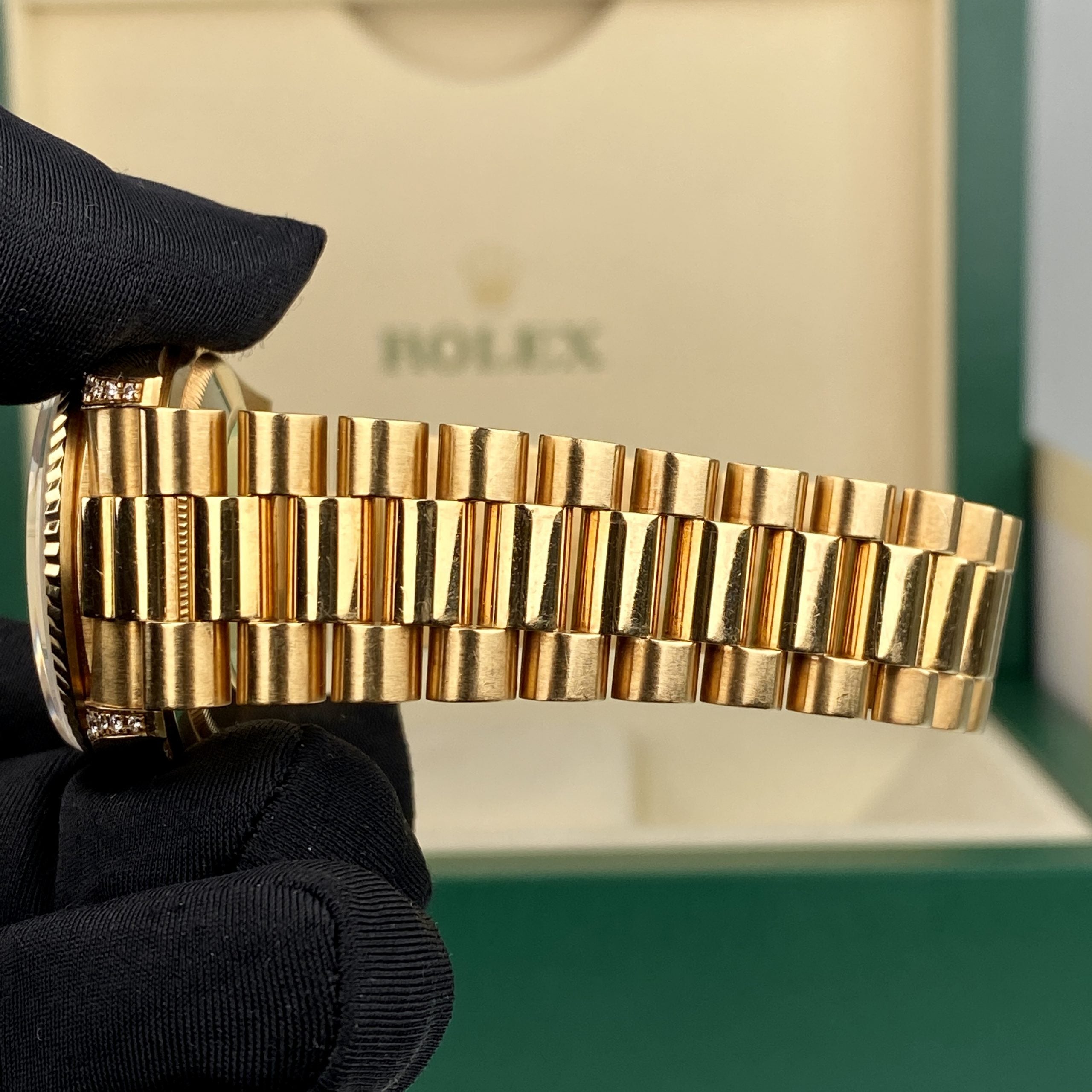 1996 Rolex Day-Date 18338 President Unpolished Yellow Gold with Factory MOP Diamonds Dial & Factory Diamonds Lugs