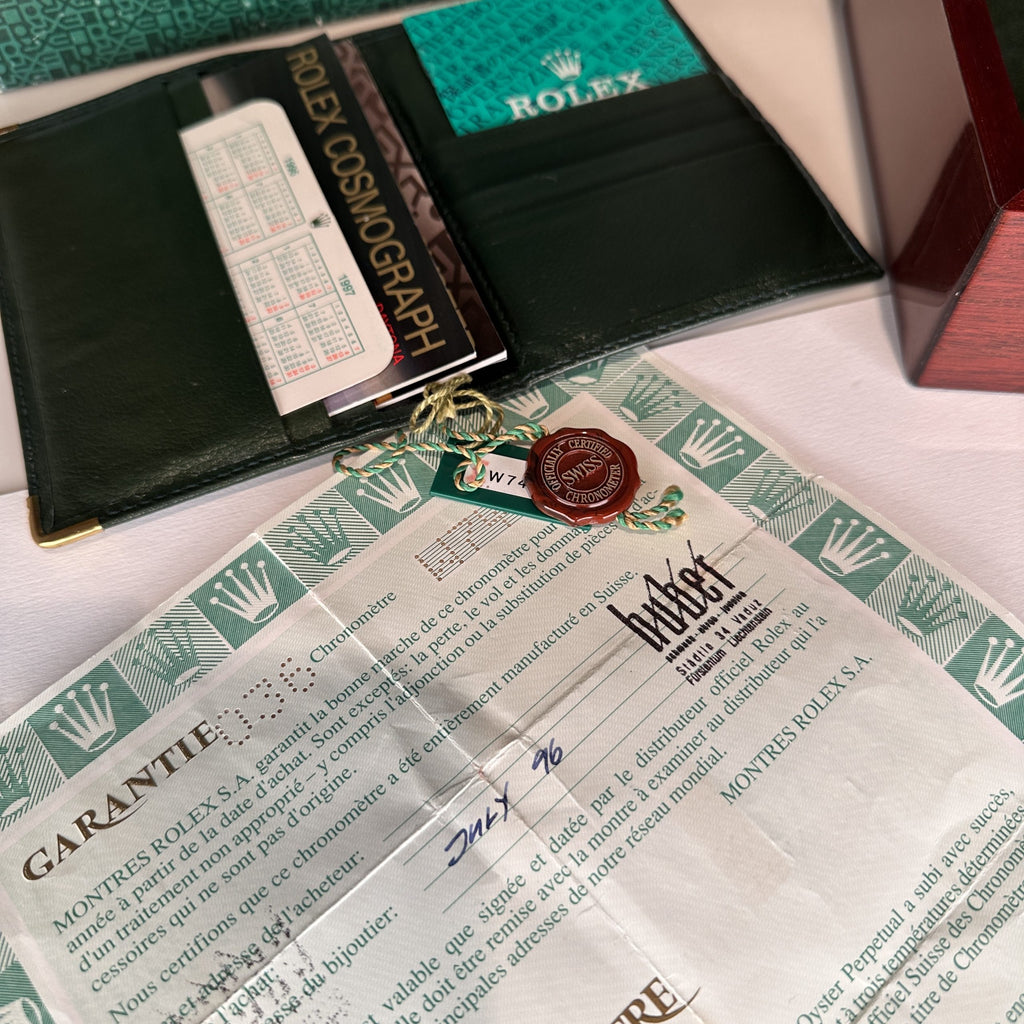 1996 Rolex Daytona 16528 Zenith Black Dial in Mint Condition Complete Set Box & Papers