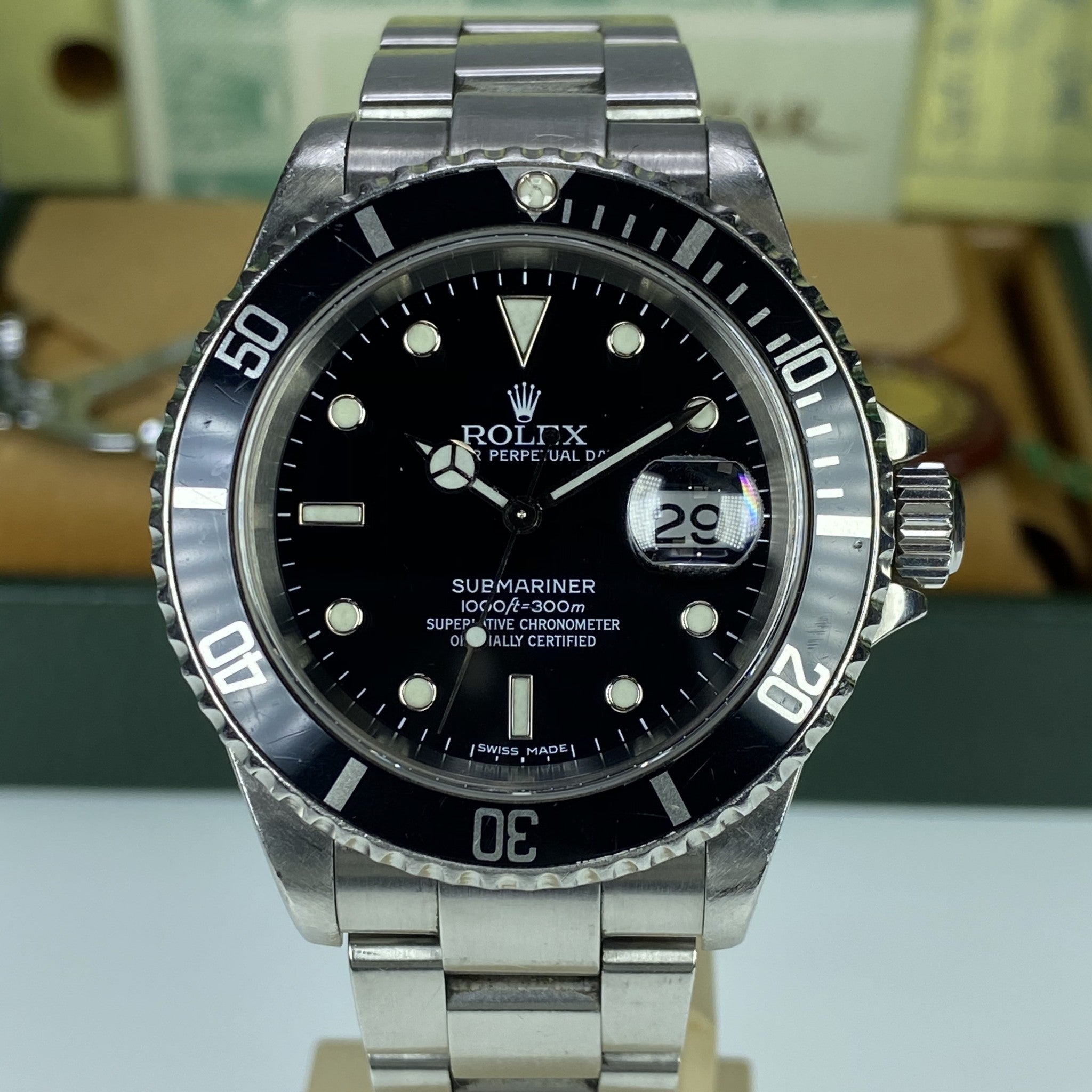2001 Vintage Rolex Submariner Date 16610 Complete Box & Papers collector’s set