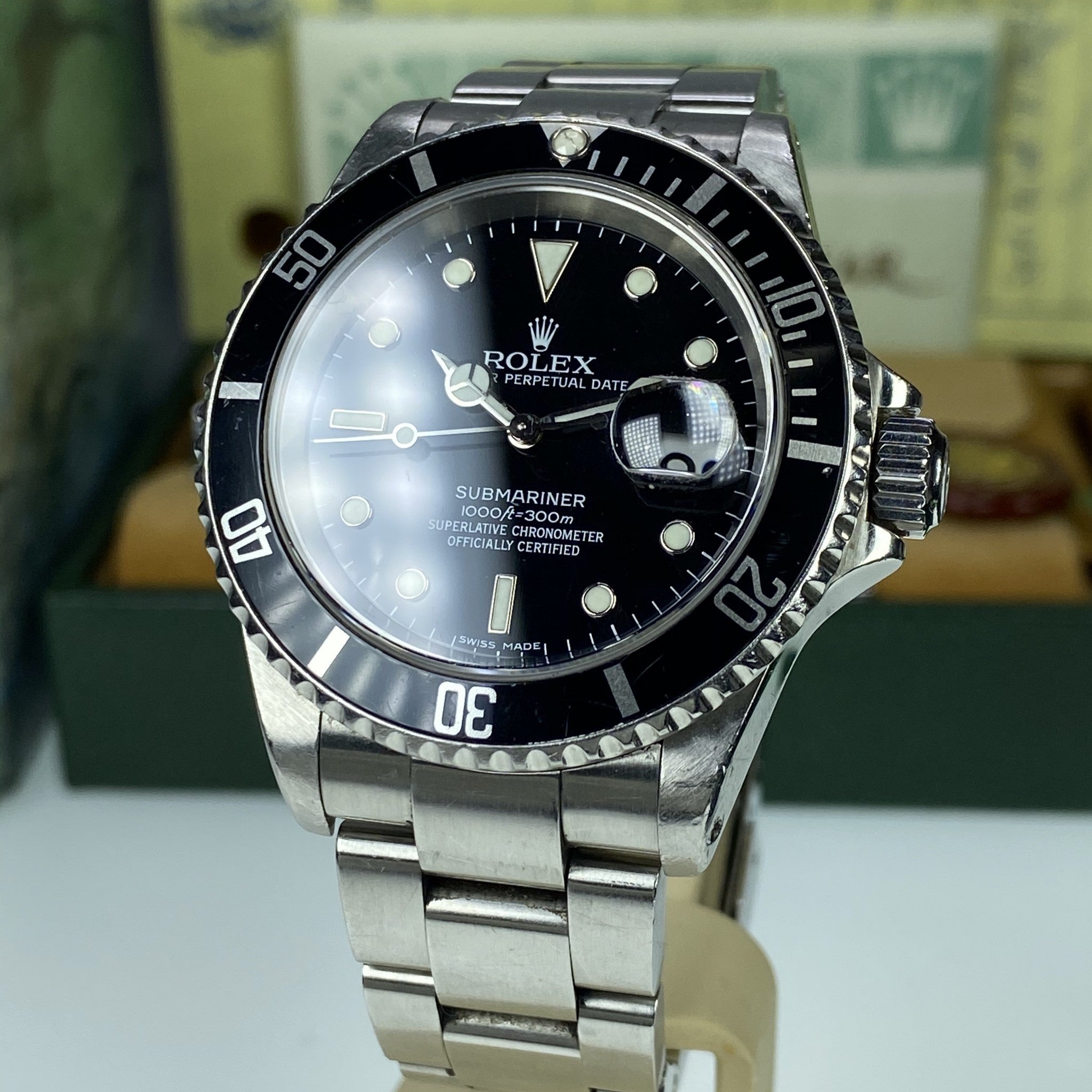 2001 Vintage Rolex Submariner Date 16610 Complete Box & Papers collector’s set