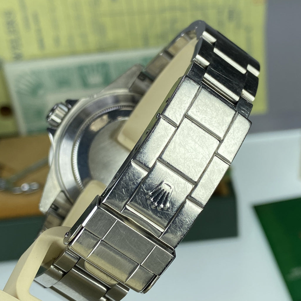 2001 Vintage Rolex Submariner Date 16610 Complete Box & Papers collector’s set