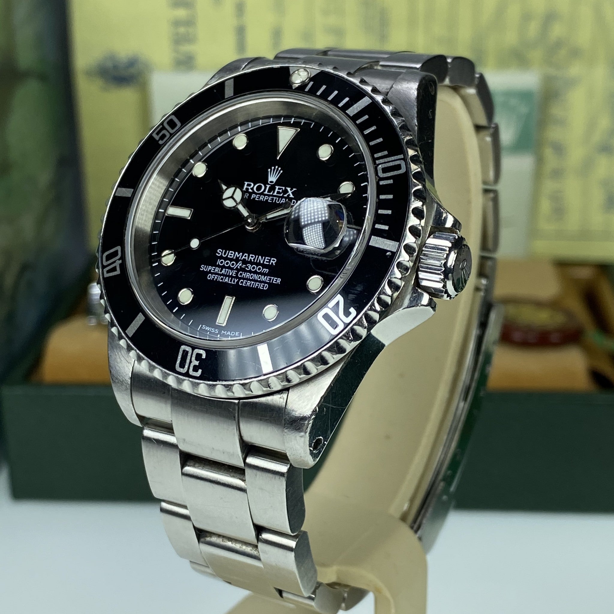 2001 Vintage Rolex Submariner Date 16610 Complete Box & Papers collector’s set