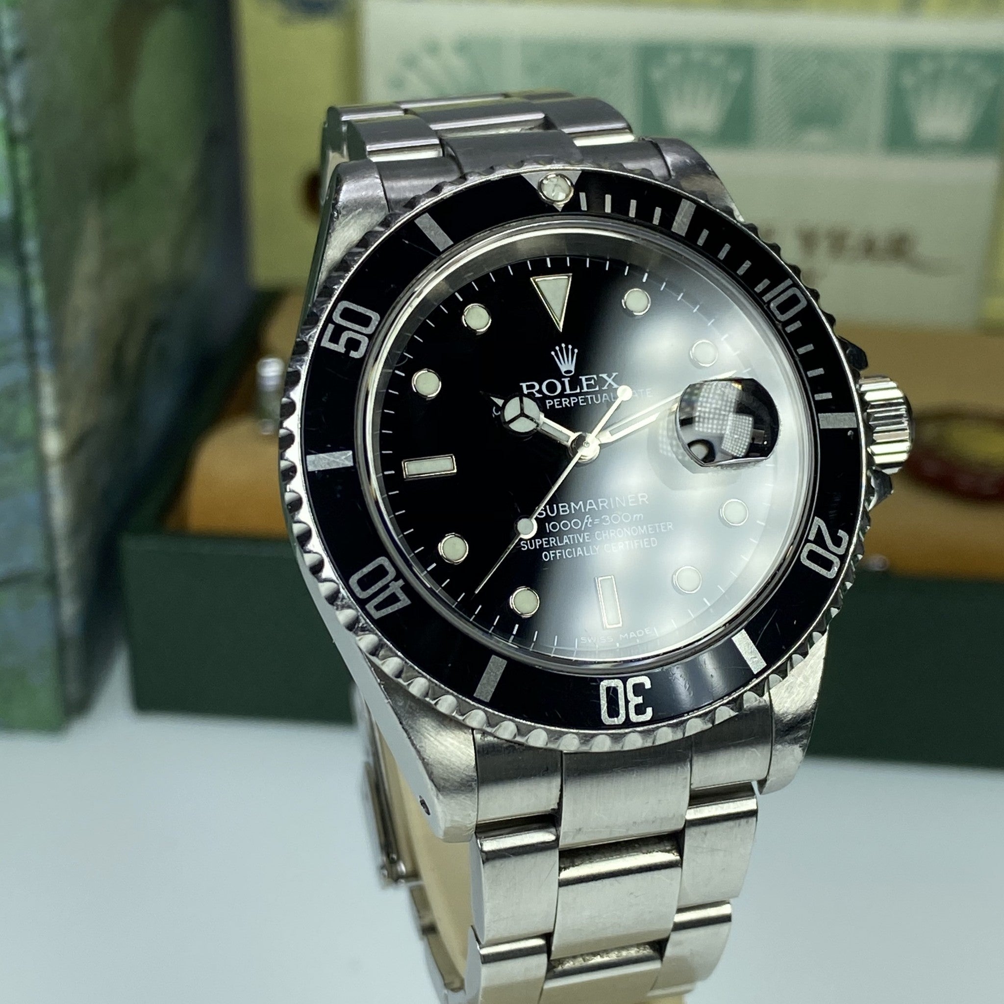 2001 Vintage Rolex Submariner Date 16610 Complete Box & Papers collector’s set