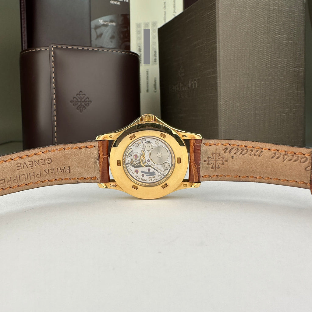 2004 Patek Philippe 4905J-001 Calatrava Ladies 18k gold with Box & papers