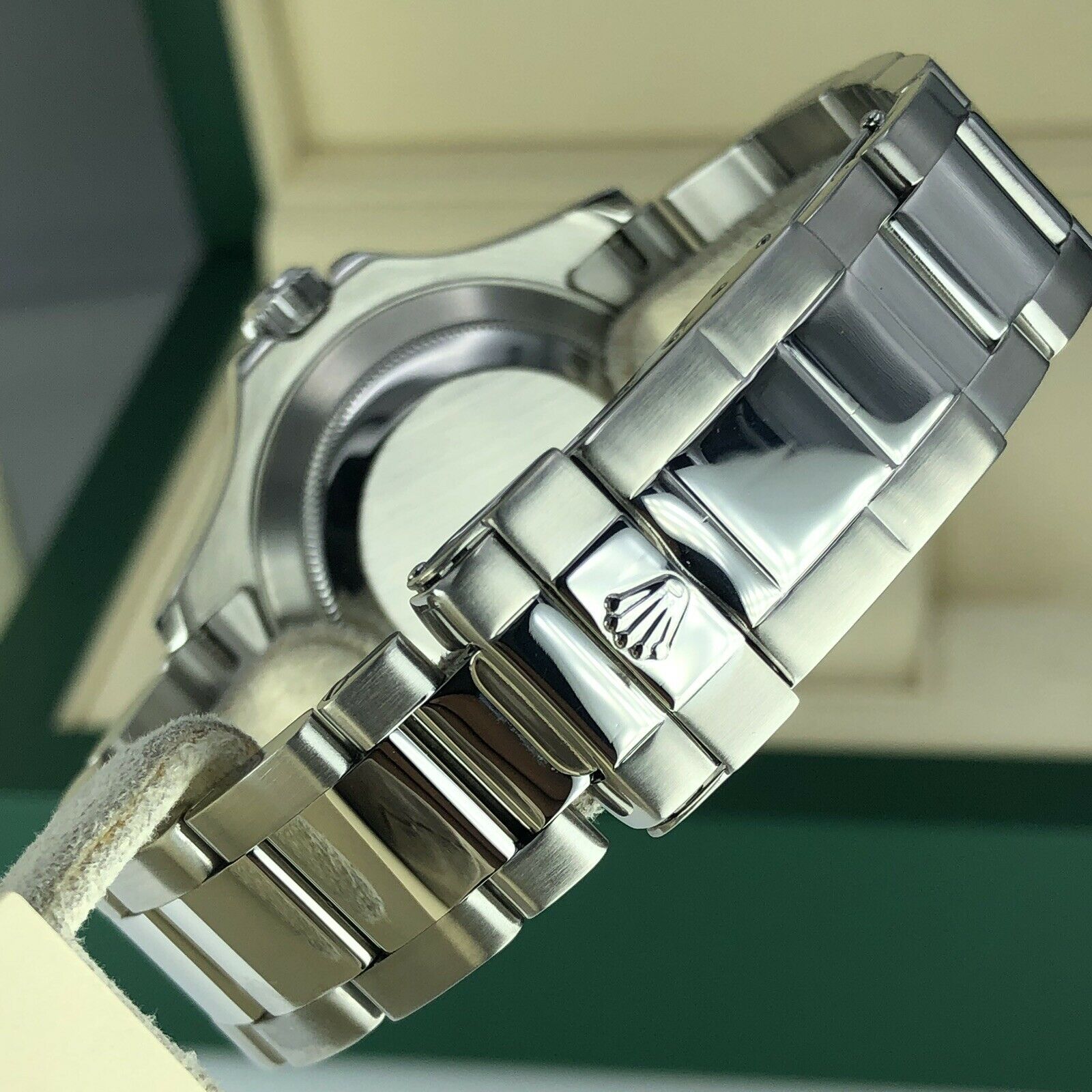 2004 Rolex 16622 Yacht-Master Platinum Bezel in mint condition With Box