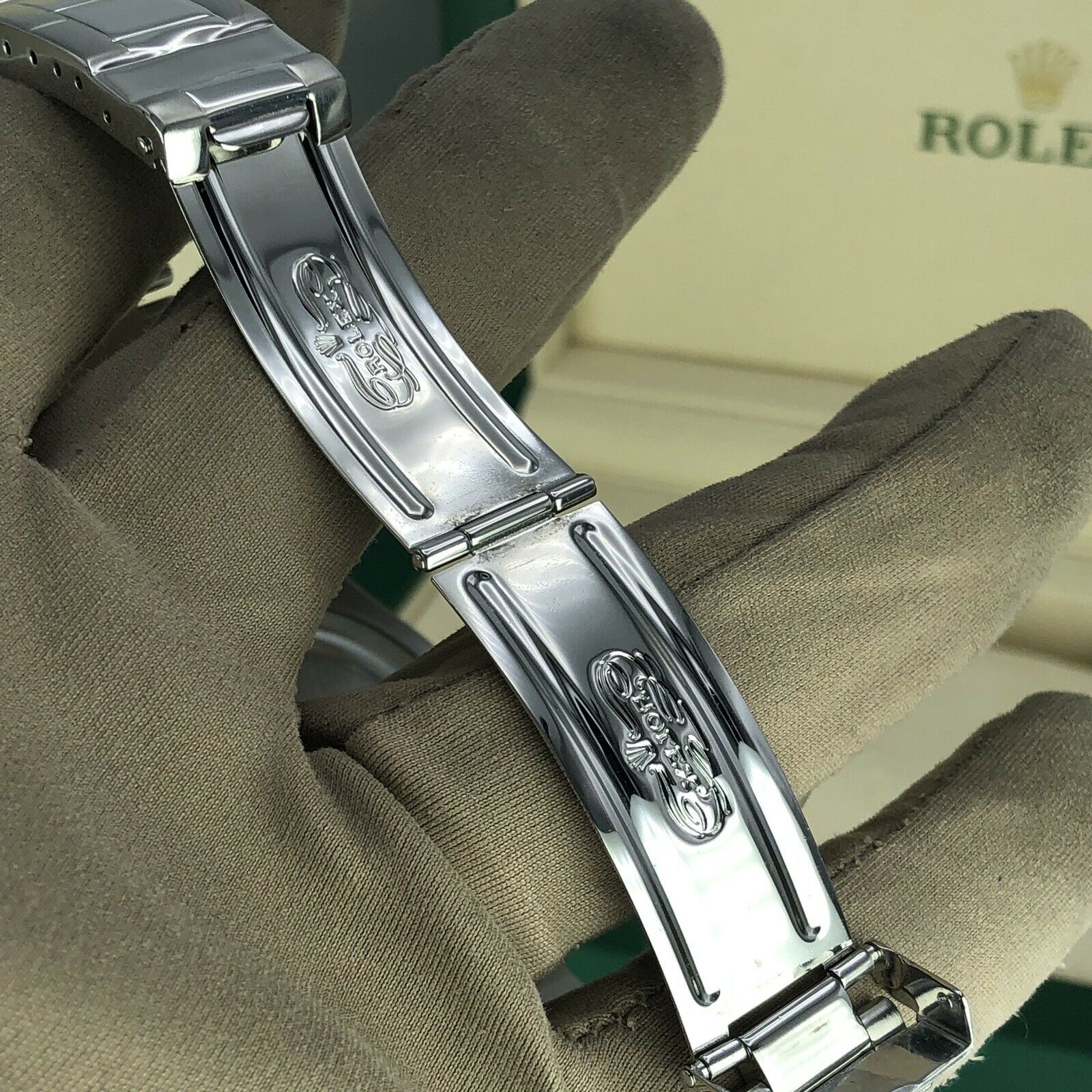 2004 Rolex 16622 Yacht-Master Platinum Bezel in mint condition With Box