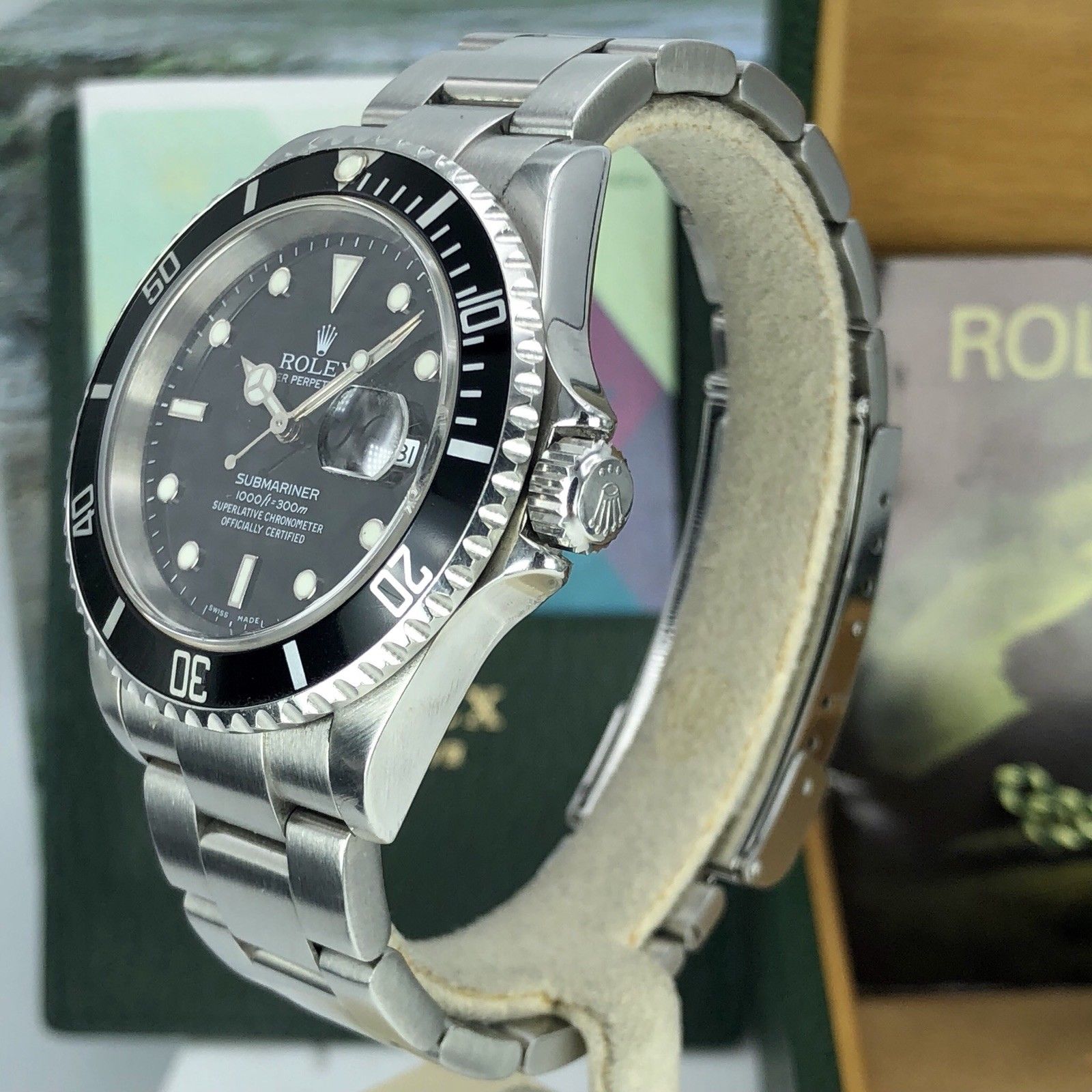 2005 Rolex Submariner 16610 D Serial With box Papers Full Set