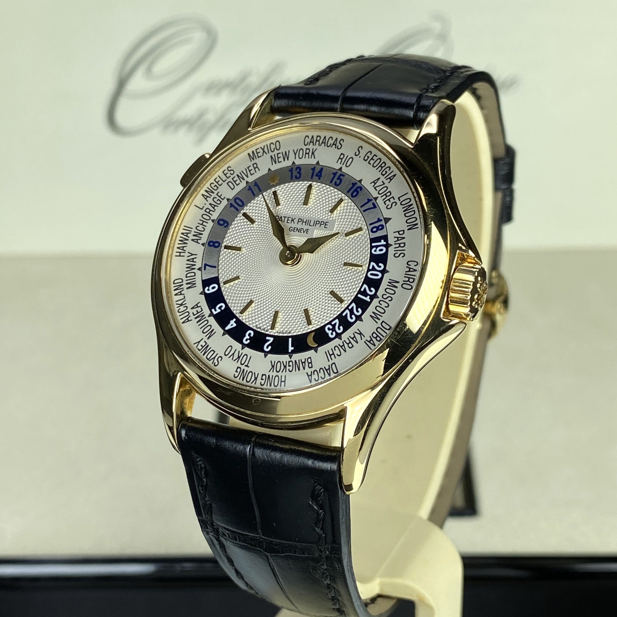2005 Patek Philippe 5110J-001 18k Yellow Gold World Time Complete Full Set