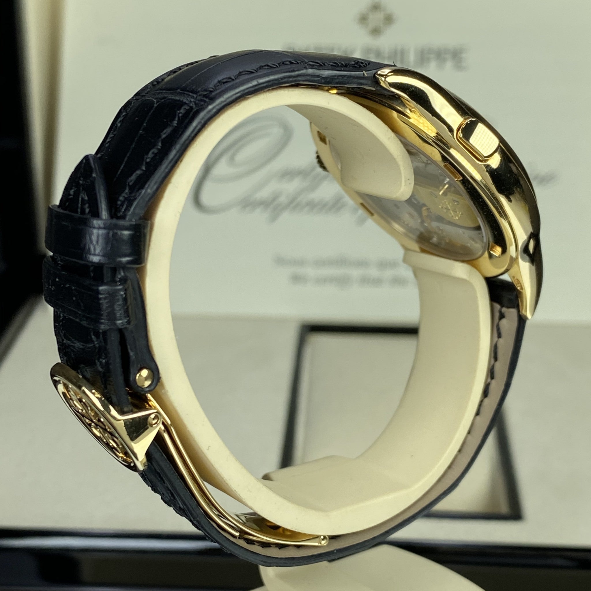 2005 Patek Philippe 5110J-001 18k Yellow Gold World Time Complete Full Set