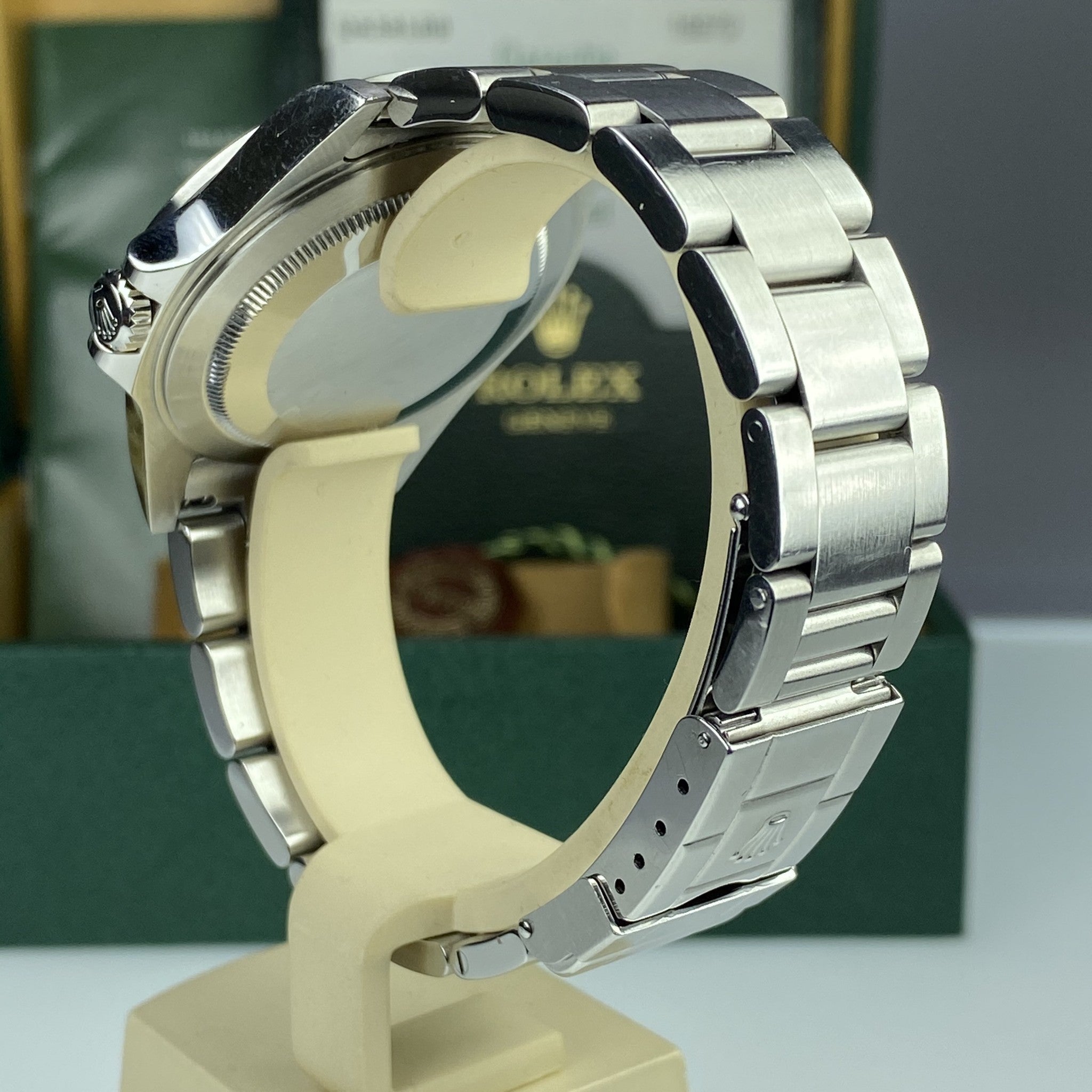 2006 Rolex Explorer II 16570 Full Set Box & Papers Unpolished Collectors set