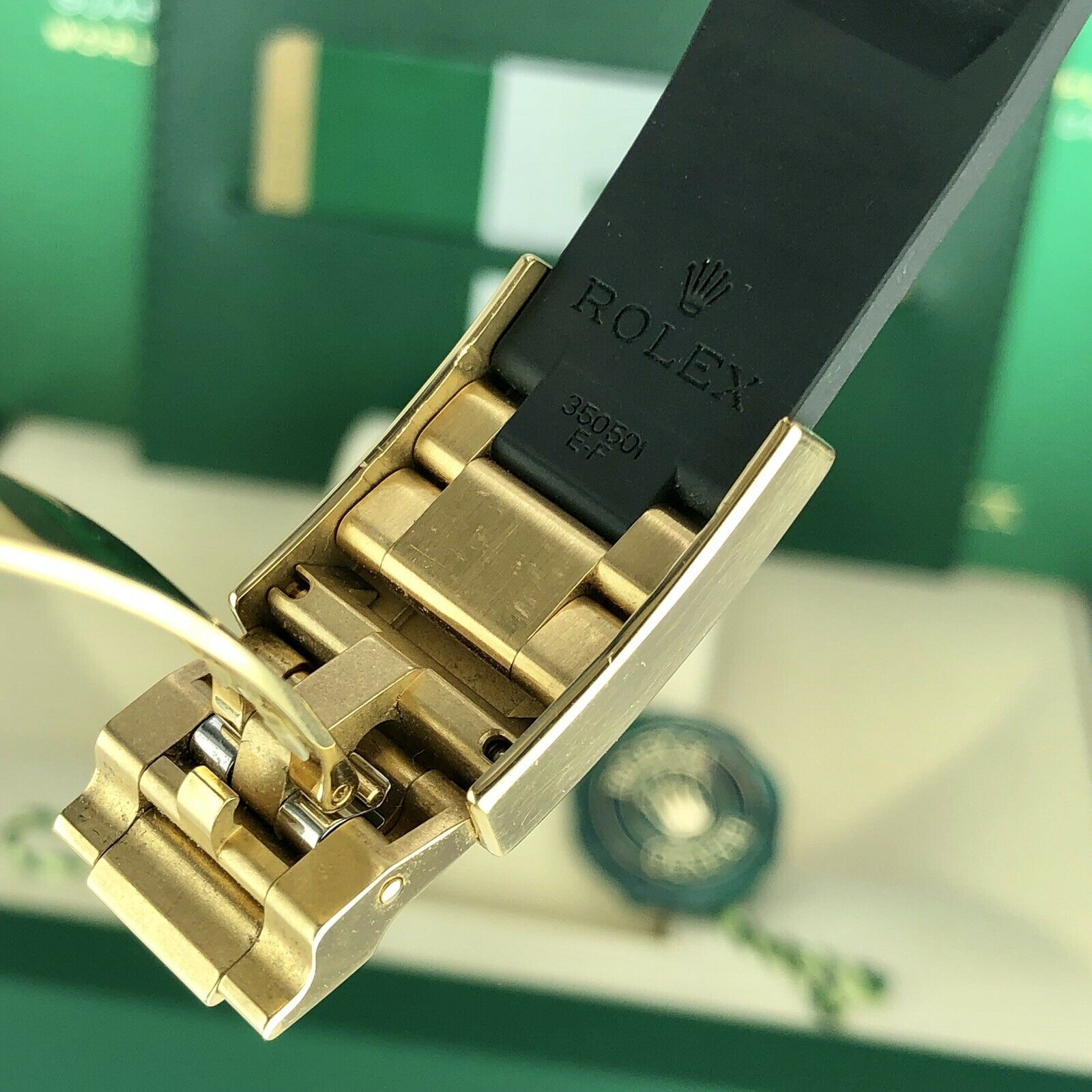 2018 Rolex Daytona 116518LN Yellow Gold Champagne/Black Dial Rubber Box & Card