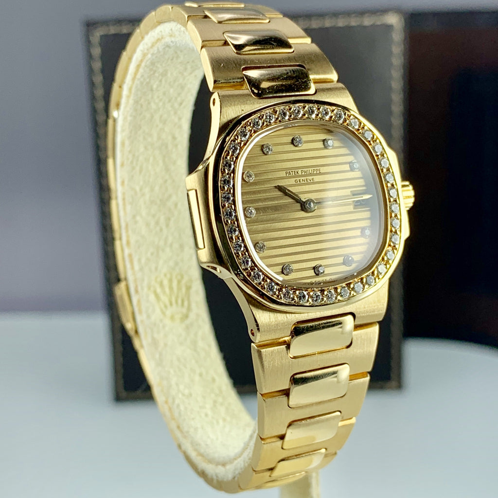 Patek Philippe Nautilus 4700/1 Ladies Solid 18k Gold With Factory Diamond 28mm