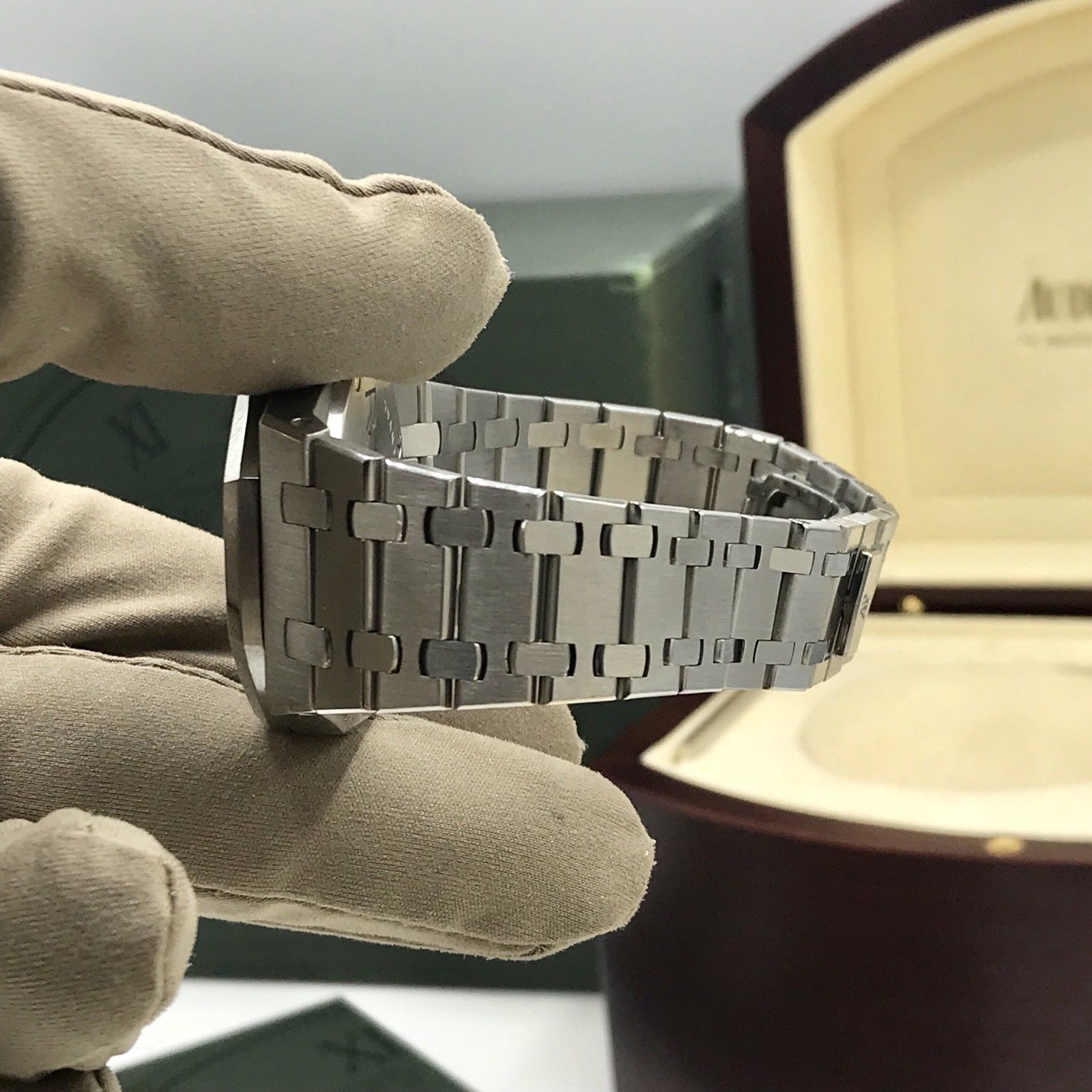 AUDEMARS PIGUET ROYAL OAK QUANTIEME ANNUEL REF 25920 BLUE DIAL 36.5MM FULL SET