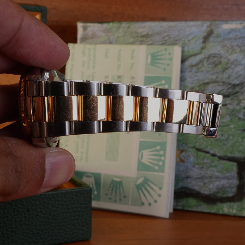 2001 Rolex Datejust 16233 Silver Dial Unpolished Box and papers Complete Collector set