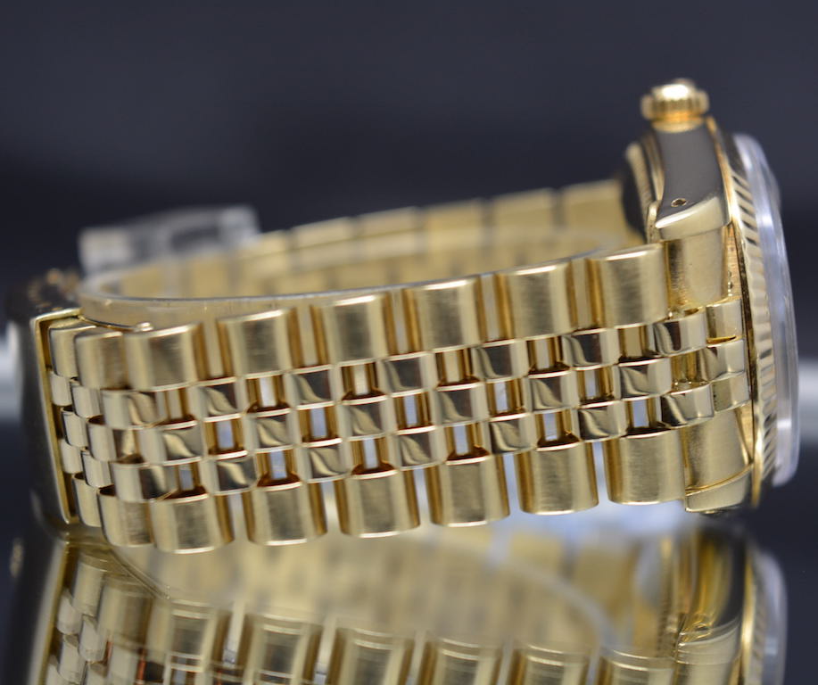 Rolex Date 15037 Solid 14k Gold