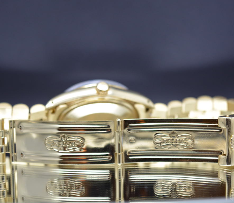 Rolex Date 15037 Solid 14k Gold