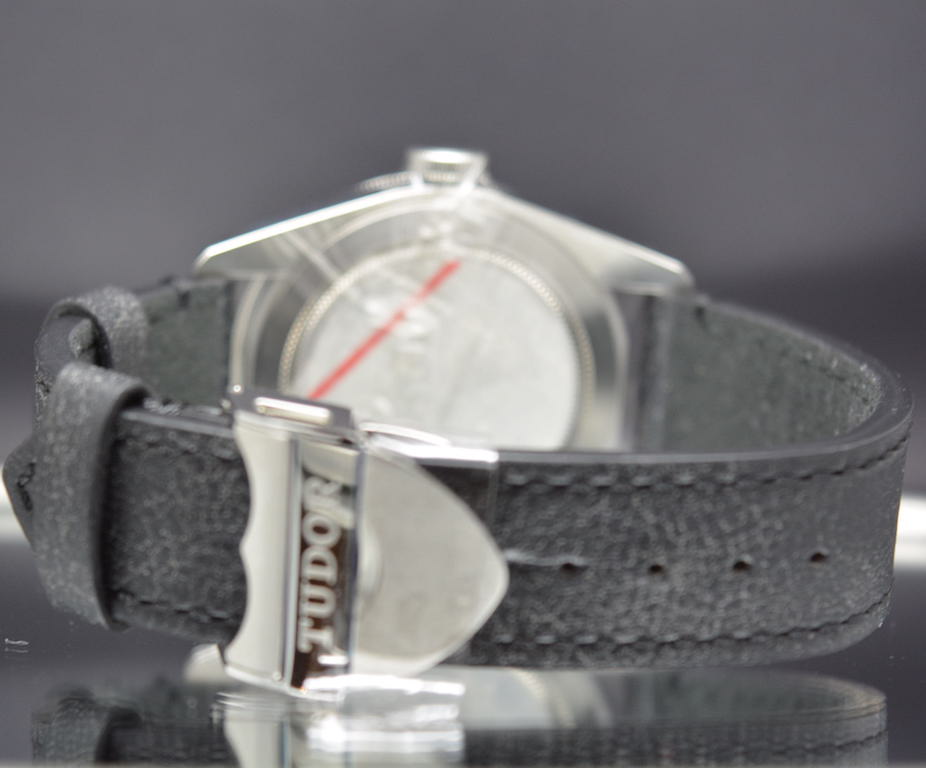 Tudor  Heritage Black Bay 79220N – Red Arrow