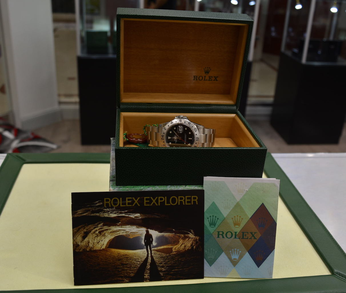 Rolex Explorer II 16570 – FULL SET