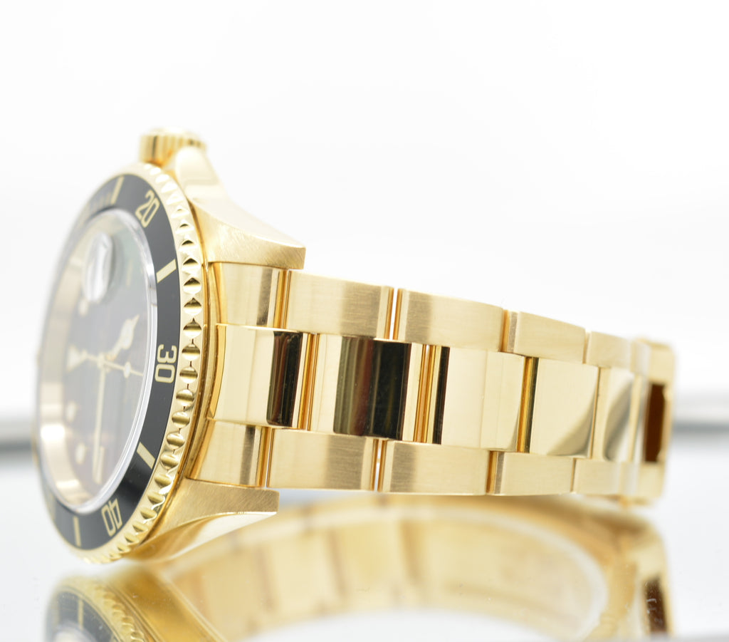 Rolex Submariner 16618 Solid Gold 18K Full Set with papers no holes 2004 Mint
