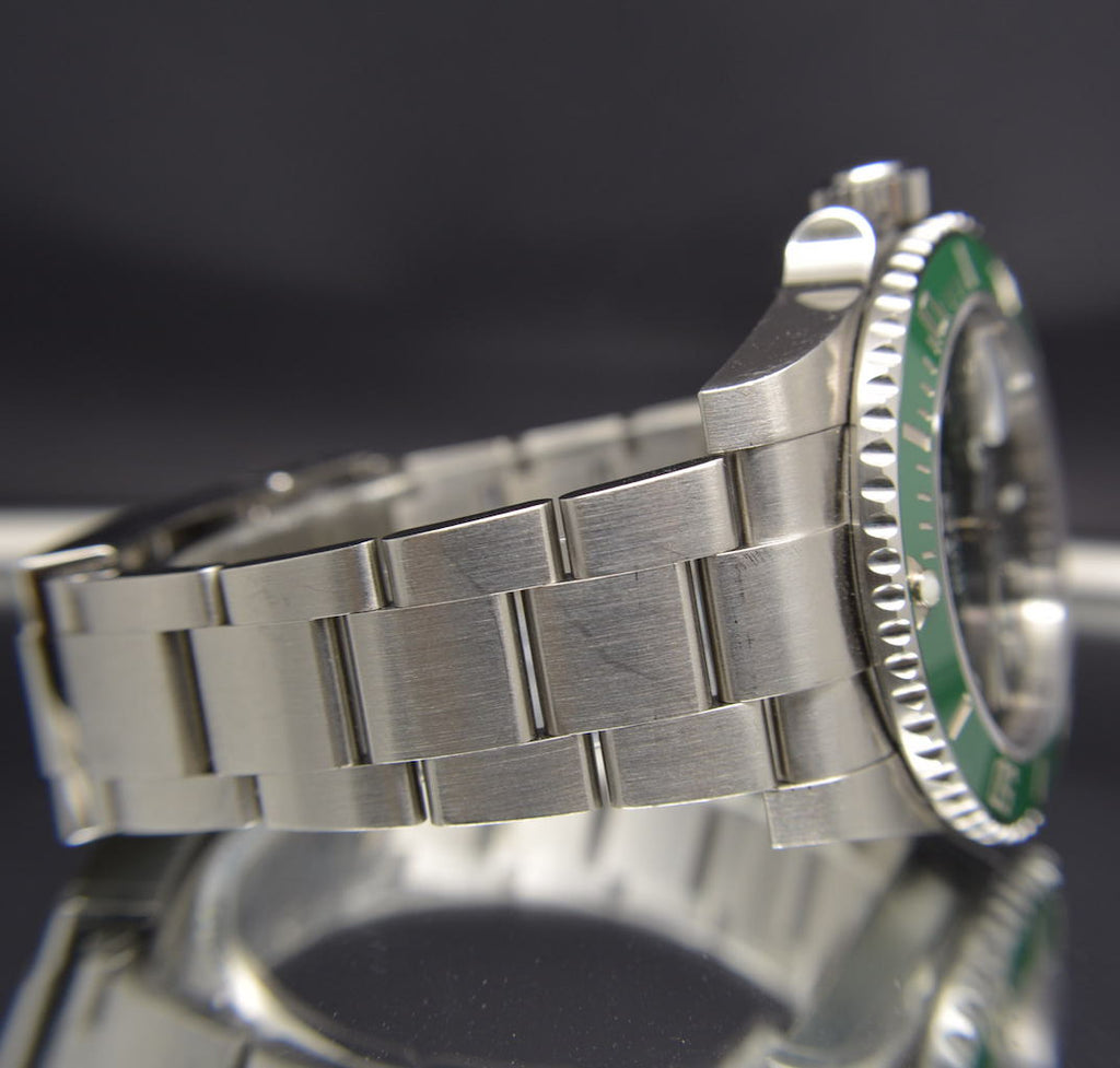 Rolex Submariner 116610LV Green 2016 (AKA HULK)