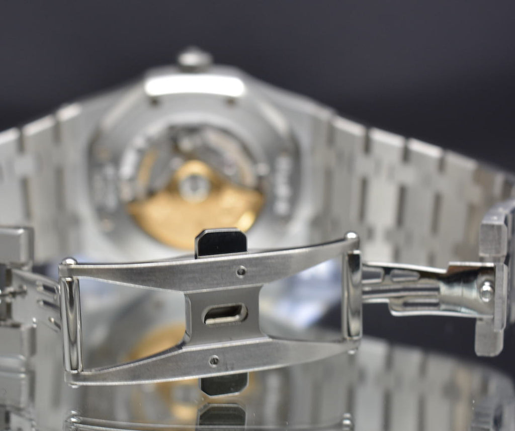 Audemars Piguet Royal Oak White Dial 15300ST.OO.1220ST.01