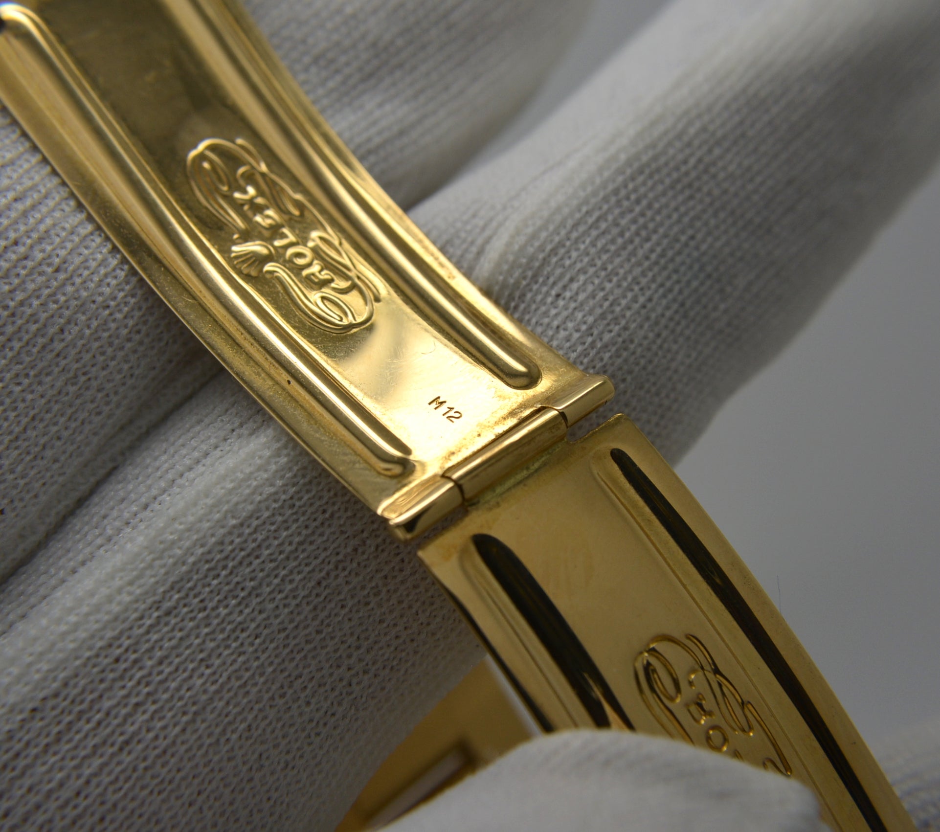 Rolex Daytona 16528 Zenith 4 lines R Serial Mint Condition