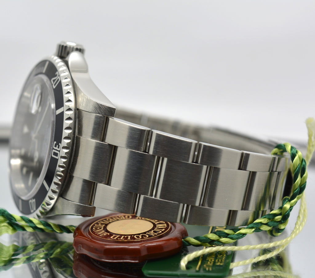 Rolex Submariner 16610 M Serial Full Set Engraving unpolished