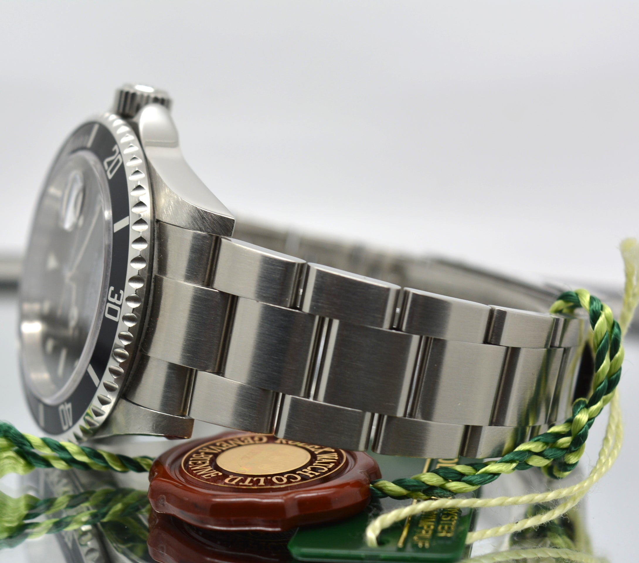 Rolex Submariner 16610 M Serial Full Set Engraving unpolished
