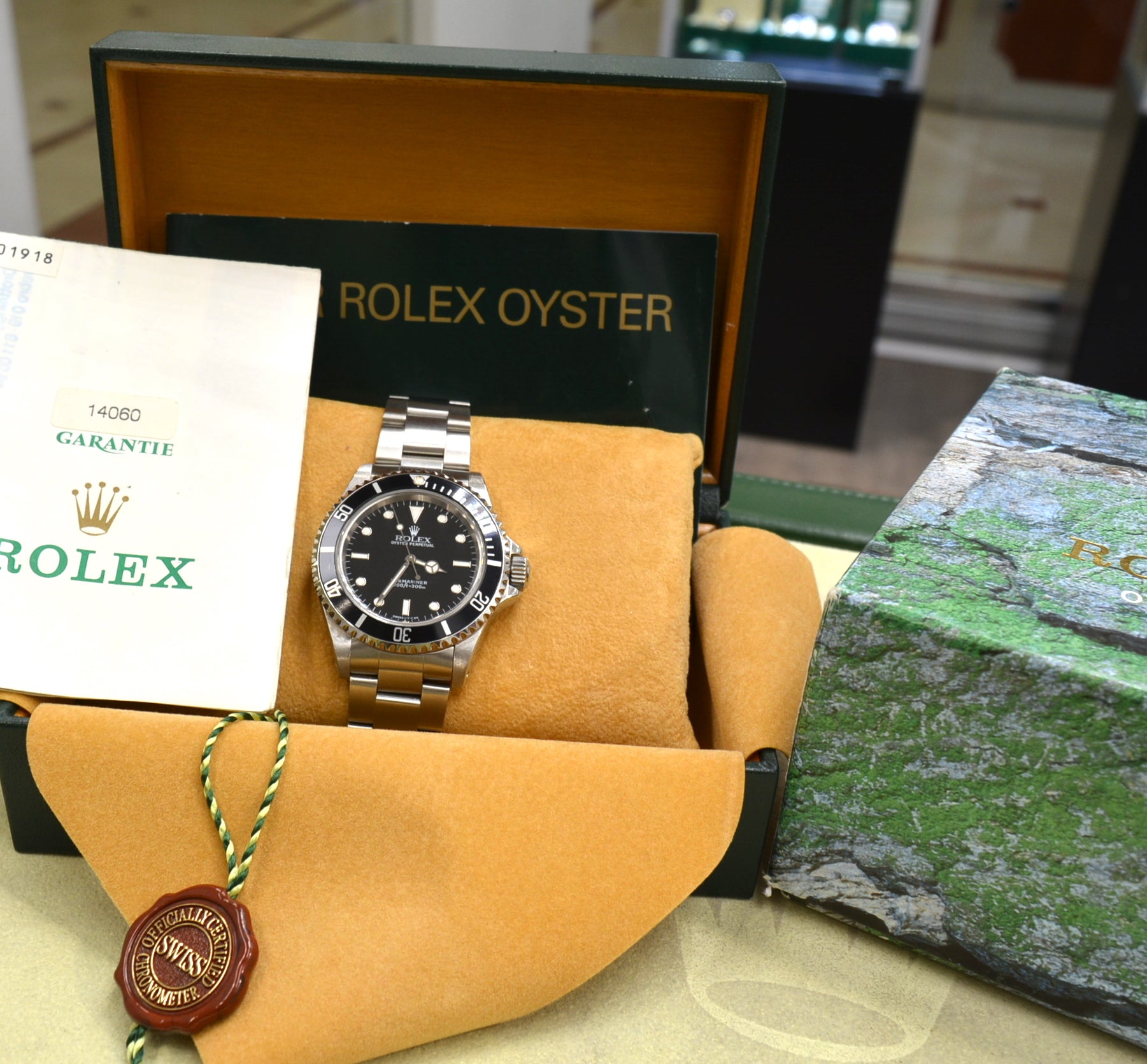 Rolex Submariner No Date 14060 Full Set with Papers