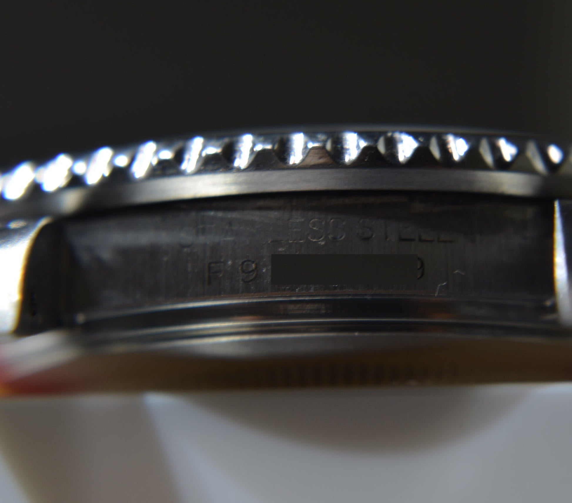 Rolex GMT Master II Black Bezel – Full Set – no Holes Case 2005